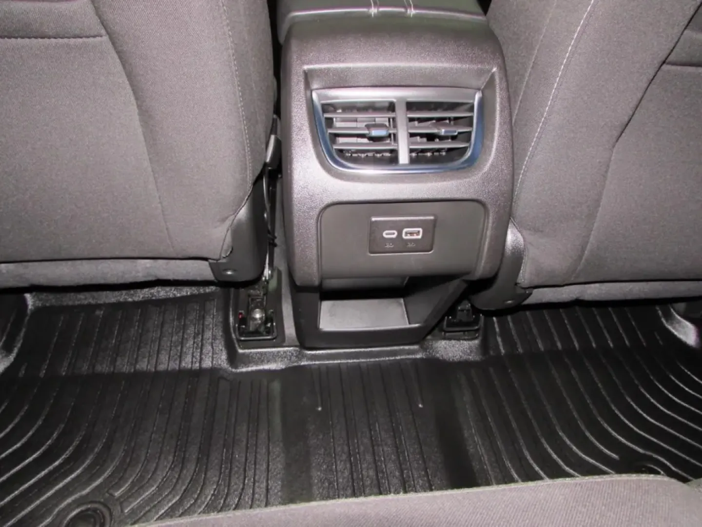 2024 /Jet Black/Medium Gray Chevrolet Blazer LT (3GNKBCR41RS) with an Other engine, Automatic transmission, located at 12830 Highway 21, De Soto, MO, 63020, (636) 337-7777, 38.153099, -90.573624 - Are you searching for a stylish and versatile SUV that perfectly balances performance and comfort? Look no further than this stunning 2024 Chevrolet Blazer LT, available now at Pettus CDJR DeSoto in De Soto, MO. Whether you're commuting to work, taking the kids to school, or embarking on a weekend a - Photo#25