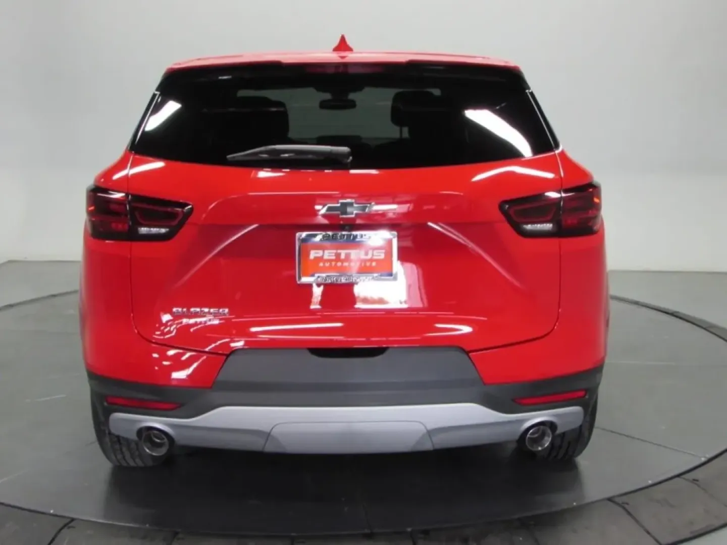 2024 /Jet Black/Medium Gray Chevrolet Blazer LT (3GNKBCR41RS) with an Other engine, Automatic transmission, located at 12830 Highway 21, De Soto, MO, 63020, (636) 337-7777, 38.153099, -90.573624 - Are you searching for a stylish and versatile SUV that perfectly balances performance and comfort? Look no further than this stunning 2024 Chevrolet Blazer LT, available now at Pettus CDJR DeSoto in De Soto, MO. Whether you're commuting to work, taking the kids to school, or embarking on a weekend a - Photo#5