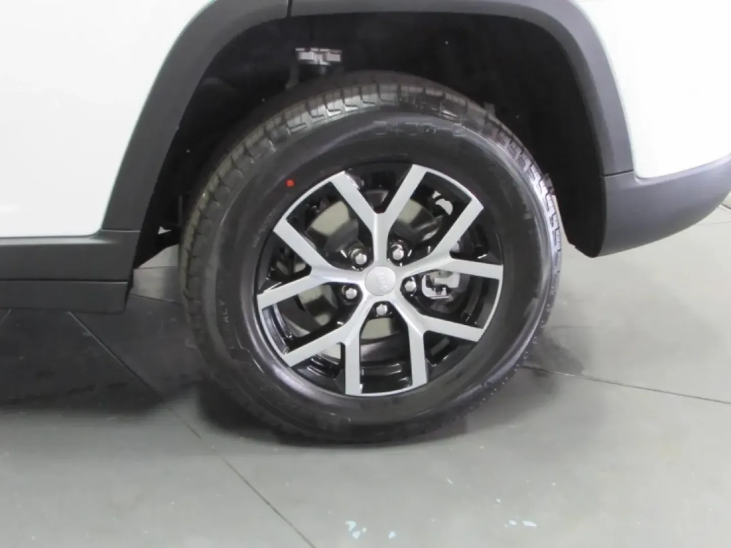 2025 /Global Black Jeep Grand Cherokee Limited (1C4RJHBGXSC) with an Other engine, located at 12830 Highway 21, De Soto, MO, 63020, (636) 337-7777, 38.153099, -90.573624 - **Experience Adventure in the 2025 Jeep Grand Cherokee Limited at Pettus CDJR DeSoto!**<br /> <br /> Are you ready to elevate your weekend getaways and daily commutes? The 2025 Jeep Grand Cherokee Limited is here to make every drive an adventure. Whether you're navigating the busy streets of De Soto - Photo#8