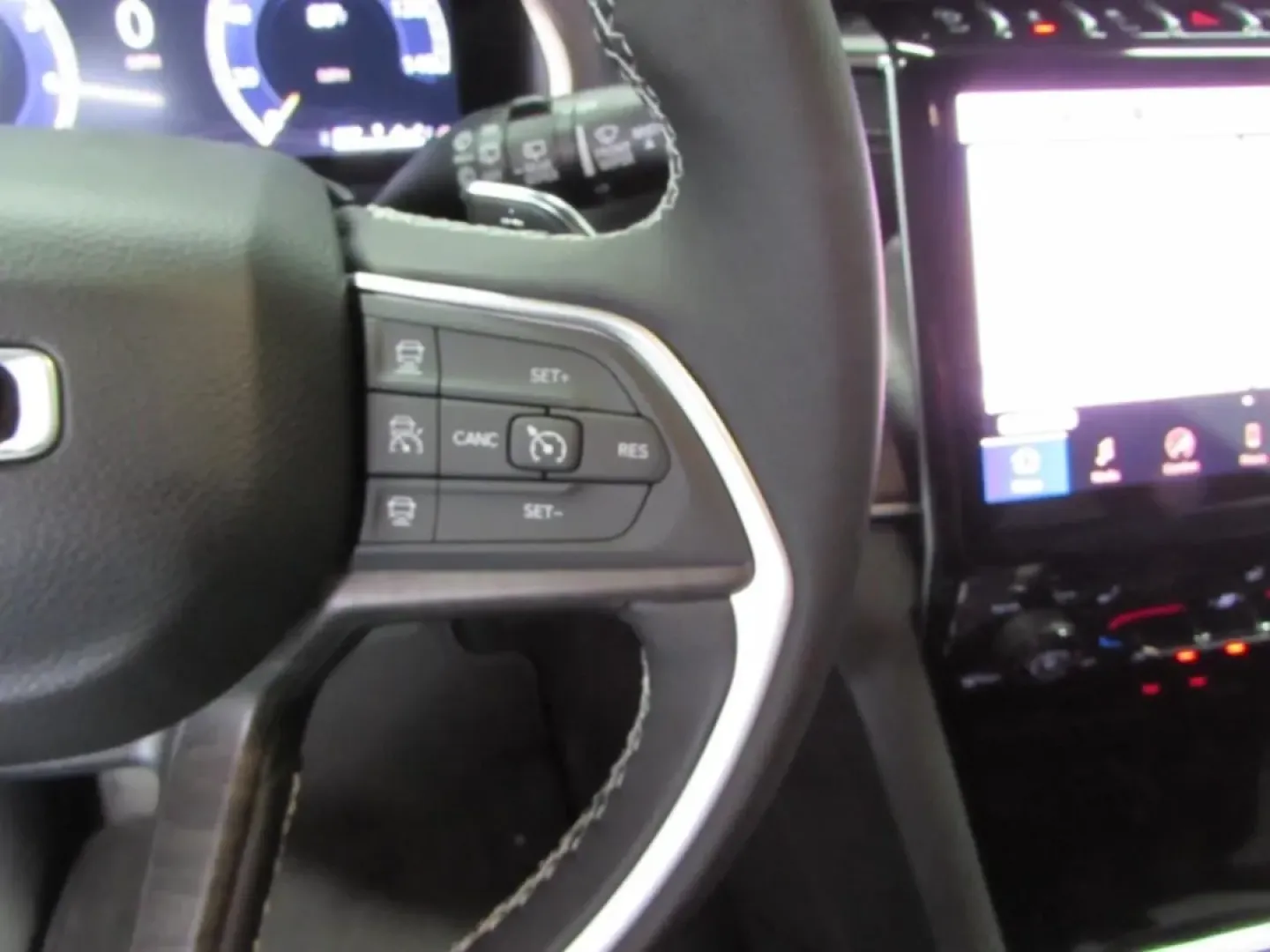 2025 /Global Black Jeep Grand Cherokee Limited (1C4RJHBGXSC) with an Other engine, located at 12830 Highway 21, De Soto, MO, 63020, (636) 337-7777, 38.153099, -90.573624 - **Experience Adventure in the 2025 Jeep Grand Cherokee Limited at Pettus CDJR DeSoto!**<br /> <br /> Are you ready to elevate your weekend getaways and daily commutes? The 2025 Jeep Grand Cherokee Limited is here to make every drive an adventure. Whether you're navigating the busy streets of De Soto - Photo#18