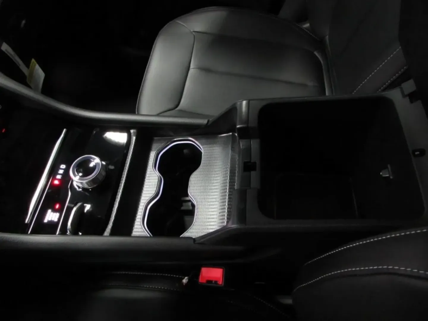 2025 /Global Black Jeep Grand Cherokee Limited (1C4RJHBGXSC) with an Other engine, located at 12830 Highway 21, De Soto, MO, 63020, (636) 337-7777, 38.153099, -90.573624 - **Experience Adventure in the 2025 Jeep Grand Cherokee Limited at Pettus CDJR DeSoto!**<br /> <br /> Are you ready to elevate your weekend getaways and daily commutes? The 2025 Jeep Grand Cherokee Limited is here to make every drive an adventure. Whether you're navigating the busy streets of De Soto - Photo#24