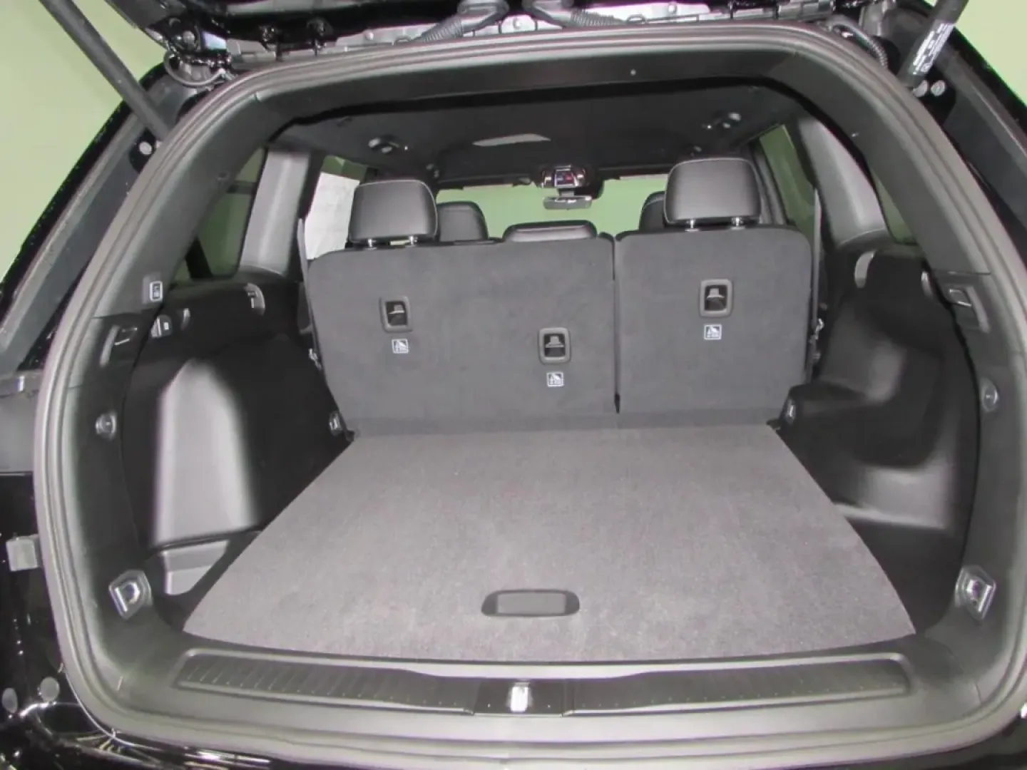 2025 /Global Black Jeep Grand Cherokee Limited (1C4RJHBGXSC) with an Other engine, located at 12830 Highway 21, De Soto, MO, 63020, (636) 337-7777, 38.153099, -90.573624 - **Experience Adventure in the 2025 Jeep Grand Cherokee Limited at Pettus CDJR DeSoto!**<br /> <br /> Are you ready to elevate your weekend getaways and daily commutes? The 2025 Jeep Grand Cherokee Limited is here to make every drive an adventure. Whether you're navigating the busy streets of De Soto - Photo#29