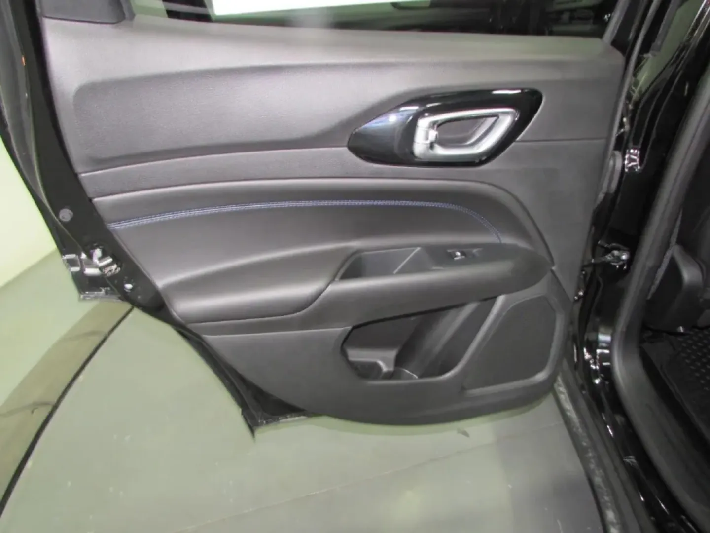 2026 /Black Jeep Compass Latitude (3C4NJDBN3TT) with an Other engine, located at 12830 Highway 21, De Soto, MO, 63020, (636) 337-7777, 38.153099, -90.573624 - **Elevate Your Adventures with the 2026 Jeep Compass at Pettus CDJR DeSoto!**<br /> <br /> Are you ready to enhance your lifestyle with a vehicle that complements your sense of adventure? Introducing the stunning 2026 Jeep Compass, perfect for weekend getaways, daily commutes, and everything in betw - Photo#21