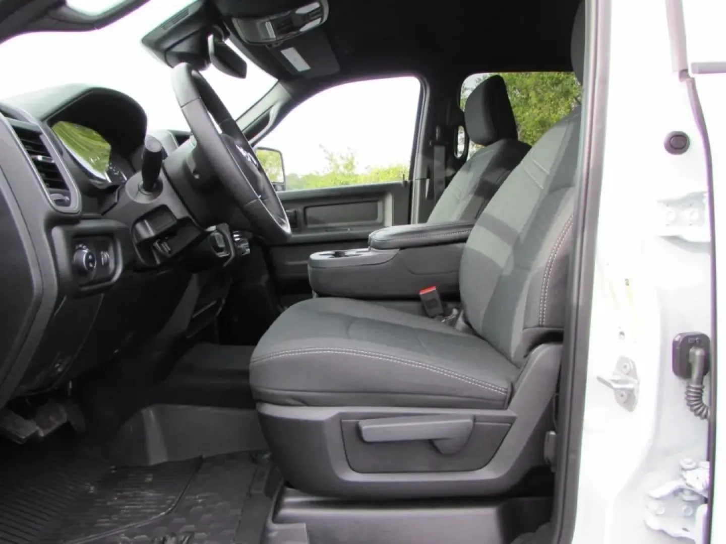 2026 /Black Ram 2500 Tradesman (3C6UR5CJ6TG) with an Other engine, located at 12830 Highway 21, De Soto, MO, 63020, (636) 337-7777, 38.153099, -90.573624 - **Unleash Your Adventures with the 2026 Ram 2500 Tradesman! Perfect for Your Next Journey!**<br /> <br /> Are you ready to elevate your lifestyle with a powerful truck that is built for both work and play? Look no further! The 2026 Ram 2500 Tradesman, available at Pettus CDJR DeSoto in De Soto, MO, - Photo#17