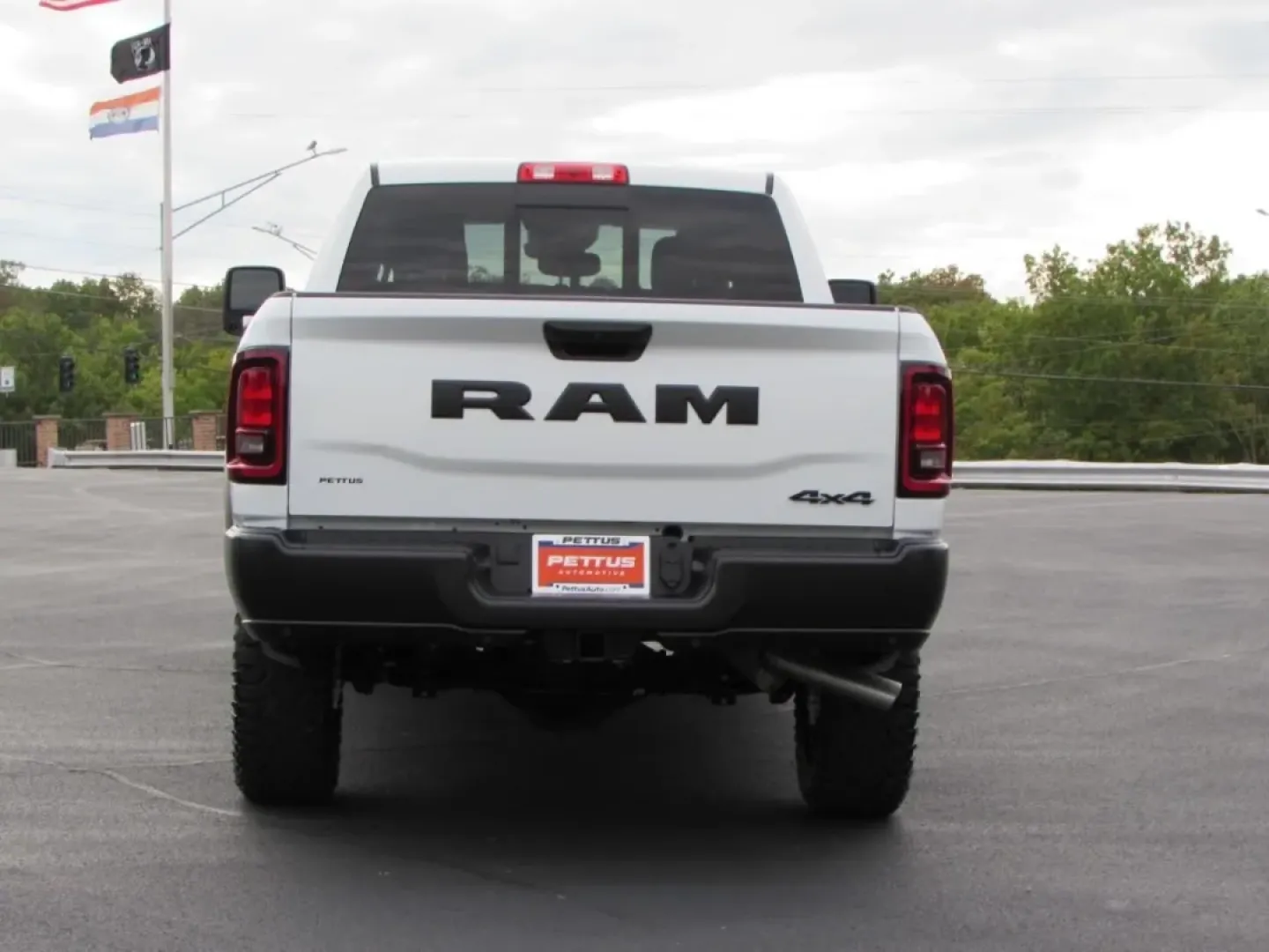 2026 /Black Ram 2500 Tradesman (3C6UR5CJ6TG) with an Other engine, located at 12830 Highway 21, De Soto, MO, 63020, (636) 337-7777, 38.153099, -90.573624 - **Unleash Your Adventures with the 2026 Ram 2500 Tradesman! Perfect for Your Next Journey!**<br /> <br /> Are you ready to elevate your lifestyle with a powerful truck that is built for both work and play? Look no further! The 2026 Ram 2500 Tradesman, available at Pettus CDJR DeSoto in De Soto, MO, - Photo#5