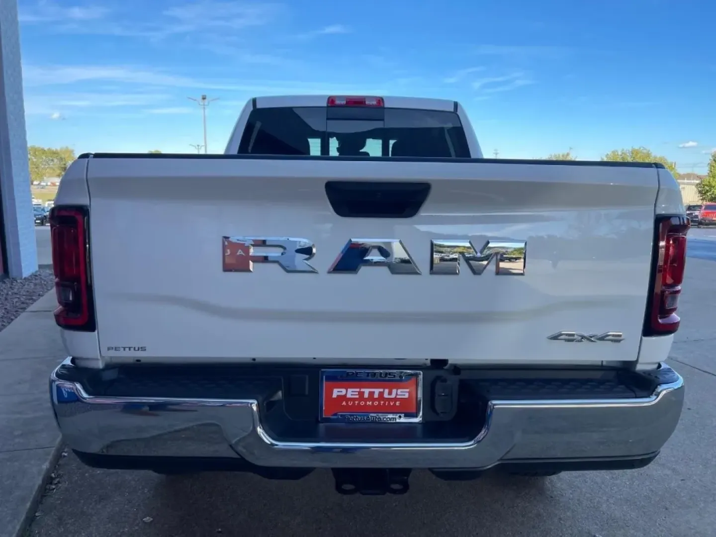 2026 Ram 2500 Tradesman (3C6UR5CJ8TG) with an 6.4L V8 HEMI HD engine, located at 970 Woodlawn Dr., Farmington, MO, 63640, (573) 431-7800, 37.825642, -90.468674 - **Unleash Your Adventures with the 2026 Ram 2500 Tradesman Perfect for Your Next Journey!**<br /> <br /> Are you searching for a reliable truck that can handle your weekend adventures, daily commutes, and everything in between? Look no further than the stunning 2026 Ram 2500 Tradesman at Pettus CDJ - Photo#3