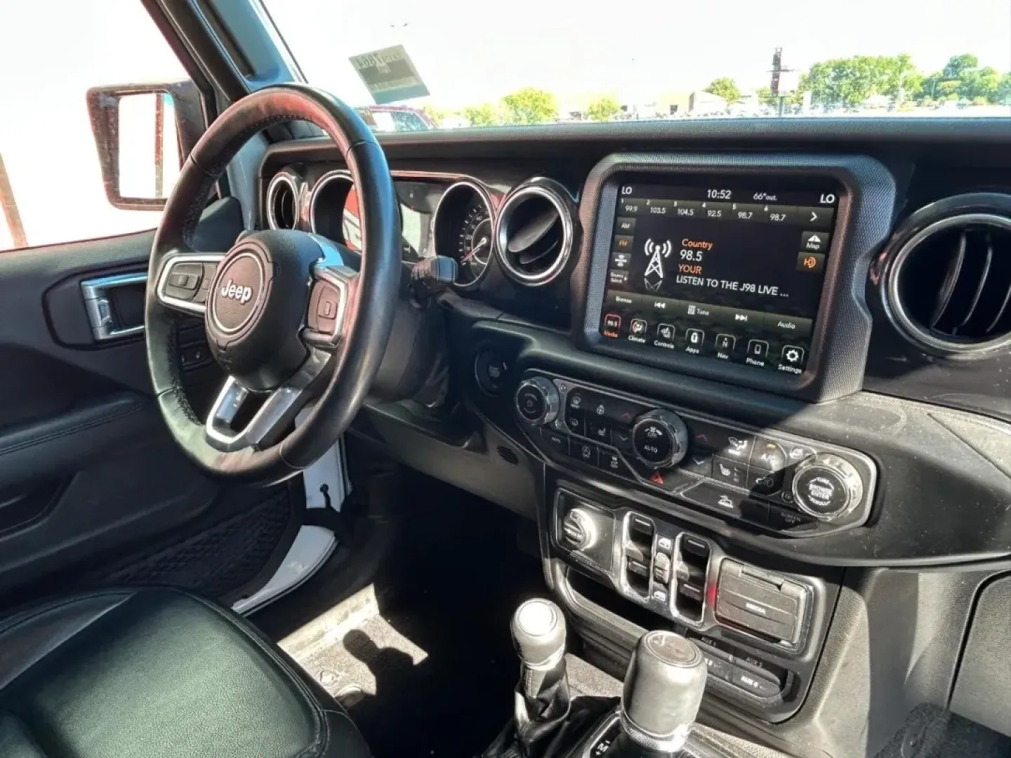 2022 /Black Leather Jeep Wrangler Unlimited Sahara Altitude (1C4HJXEM9NW) with an 3.0L V6 engine, located at 970 Woodlawn Dr., Farmington, MO, 63640, (573) 431-7800, 37.825642, -90.468674 - ### Adventure Awaits with the 2022 Jeep Wrangler at Pettus CDJR Farmington<br /> <br /> Explore the great outdoors and conquer weekend adventures in the rugged yet refined 2022 Jeep Wrangler, available now at Pettus CDJR Farmington. Located at 970 Woodlawn Drive in Farmington, MO, our OEM dealership - Photo#10