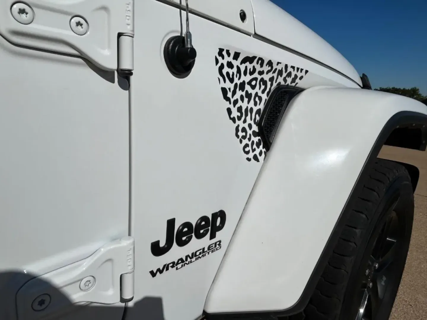 2022 /Black Leather Jeep Wrangler Unlimited Sahara Altitude (1C4HJXEM9NW) with an 3.0L V6 engine, located at 970 Woodlawn Dr., Farmington, MO, 63640, (573) 431-7800, 37.825642, -90.468674 - ### Adventure Awaits with the 2022 Jeep Wrangler at Pettus CDJR Farmington<br /> <br /> Explore the great outdoors and conquer weekend adventures in the rugged yet refined 2022 Jeep Wrangler, available now at Pettus CDJR Farmington. Located at 970 Woodlawn Drive in Farmington, MO, our OEM dealership - Photo#15