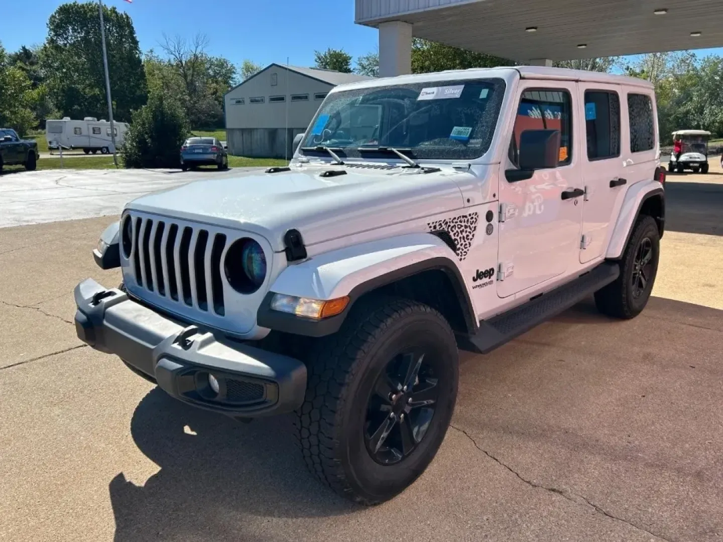 2022 /Black Leather Jeep Wrangler Unlimited Sahara Altitude (1C4HJXEM9NW) with an 3.0L V6 engine, located at 970 Woodlawn Dr., Farmington, MO, 63640, (573) 431-7800, 37.825642, -90.468674 - ### Adventure Awaits with the 2022 Jeep Wrangler at Pettus CDJR Farmington<br /> <br /> Explore the great outdoors and conquer weekend adventures in the rugged yet refined 2022 Jeep Wrangler, available now at Pettus CDJR Farmington. Located at 970 Woodlawn Drive in Farmington, MO, our OEM dealership - Photo#2