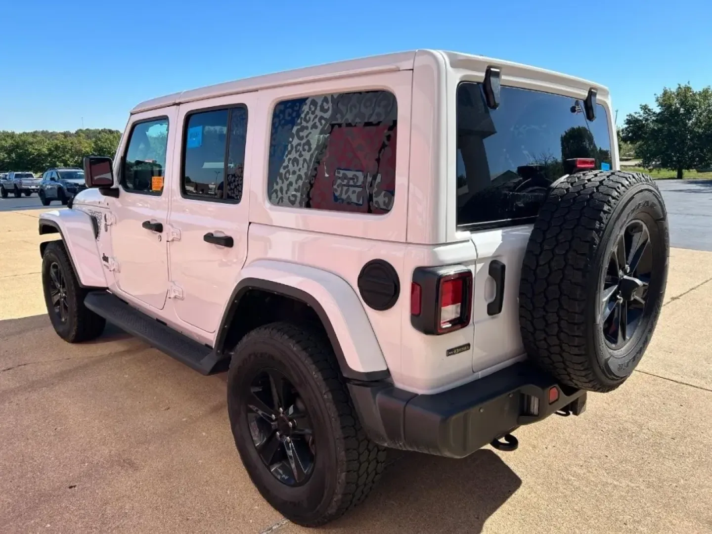 2022 /Black Leather Jeep Wrangler Unlimited Sahara Altitude (1C4HJXEM9NW) with an 3.0L V6 engine, located at 970 Woodlawn Dr., Farmington, MO, 63640, (573) 431-7800, 37.825642, -90.468674 - ### Adventure Awaits with the 2022 Jeep Wrangler at Pettus CDJR Farmington<br /> <br /> Explore the great outdoors and conquer weekend adventures in the rugged yet refined 2022 Jeep Wrangler, available now at Pettus CDJR Farmington. Located at 970 Woodlawn Drive in Farmington, MO, our OEM dealership - Photo#4