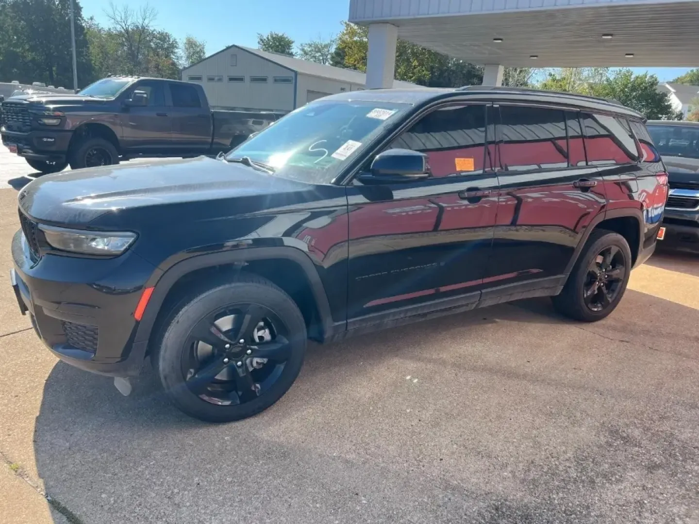 2021 Jeep Grand Cherokee Altitude (1C4RJKAG5M8) with an 3.6L V6 engine, Automatic transmission, located at 970 Woodlawn Dr., Farmington, MO, 63640, (573) 431-7800, 37.825642, -90.468674 - ### Unleash Your Adventurous Spirit with This Stunning 2021 Jeep Grand Cherokee!<br /> <br /> Are you ready to embark on your next adventure? Look no further! This 2021 Jeep Grand Cherokee, available at Pettus CDJR Farmington, is designed for those who crave exploration and demand versatility. Perfe - Photo#2