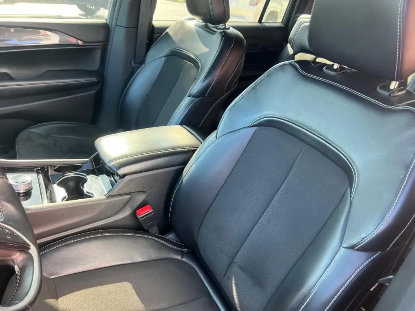 2021 Jeep Grand Cherokee Altitude (1C4RJKAG5M8) with an 3.6L V6 engine, Automatic transmission, located at 970 Woodlawn Dr., Farmington, MO, 63640, (573) 431-7800, 37.825642, -90.468674 - ### Unleash Your Adventurous Spirit with This Stunning 2021 Jeep Grand Cherokee!<br /> <br /> Are you ready to embark on your next adventure? Look no further! This 2021 Jeep Grand Cherokee, available at Pettus CDJR Farmington, is designed for those who crave exploration and demand versatility. Perfe - Photo#5