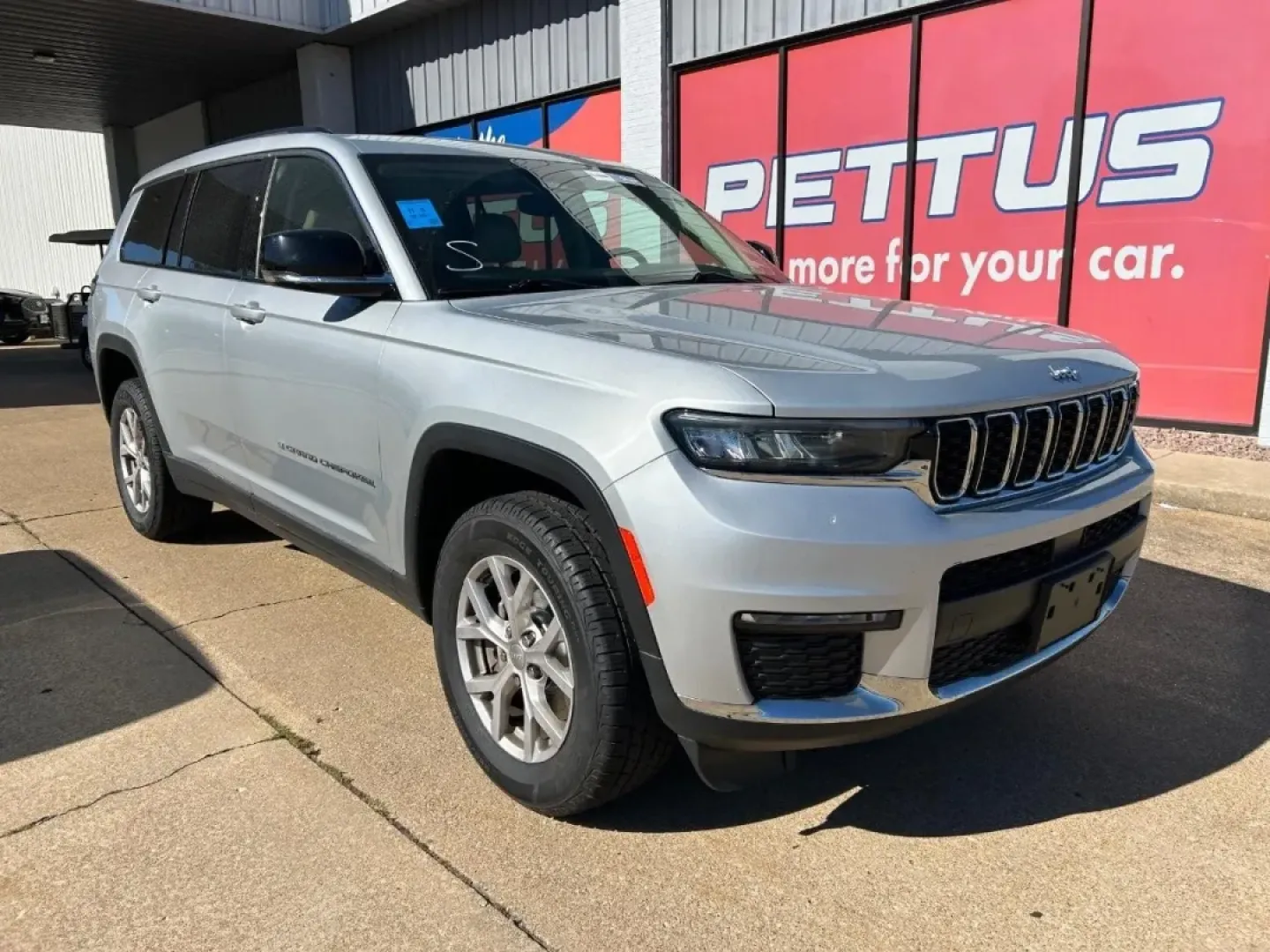 2021 Jeep Grand Cherokee Limited (1C4RJKBG6M8) with an 3.6L V6 engine, Automatic transmission, located at 970 Woodlawn Dr., Farmington, MO, 63640, (573) 431-7800, 37.825642, -90.468674 - **Elevate Your Adventures with the 2021 Jeep Grand Cherokee Limited!** <br /> <br /> Are you ready to transform your daily commute into an exhilarating journey? The 2021 Jeep Grand Cherokee Limited, now available at Pettus CDJR Farmington, is designed for those who crave both adventure and comfort. - Photo#0