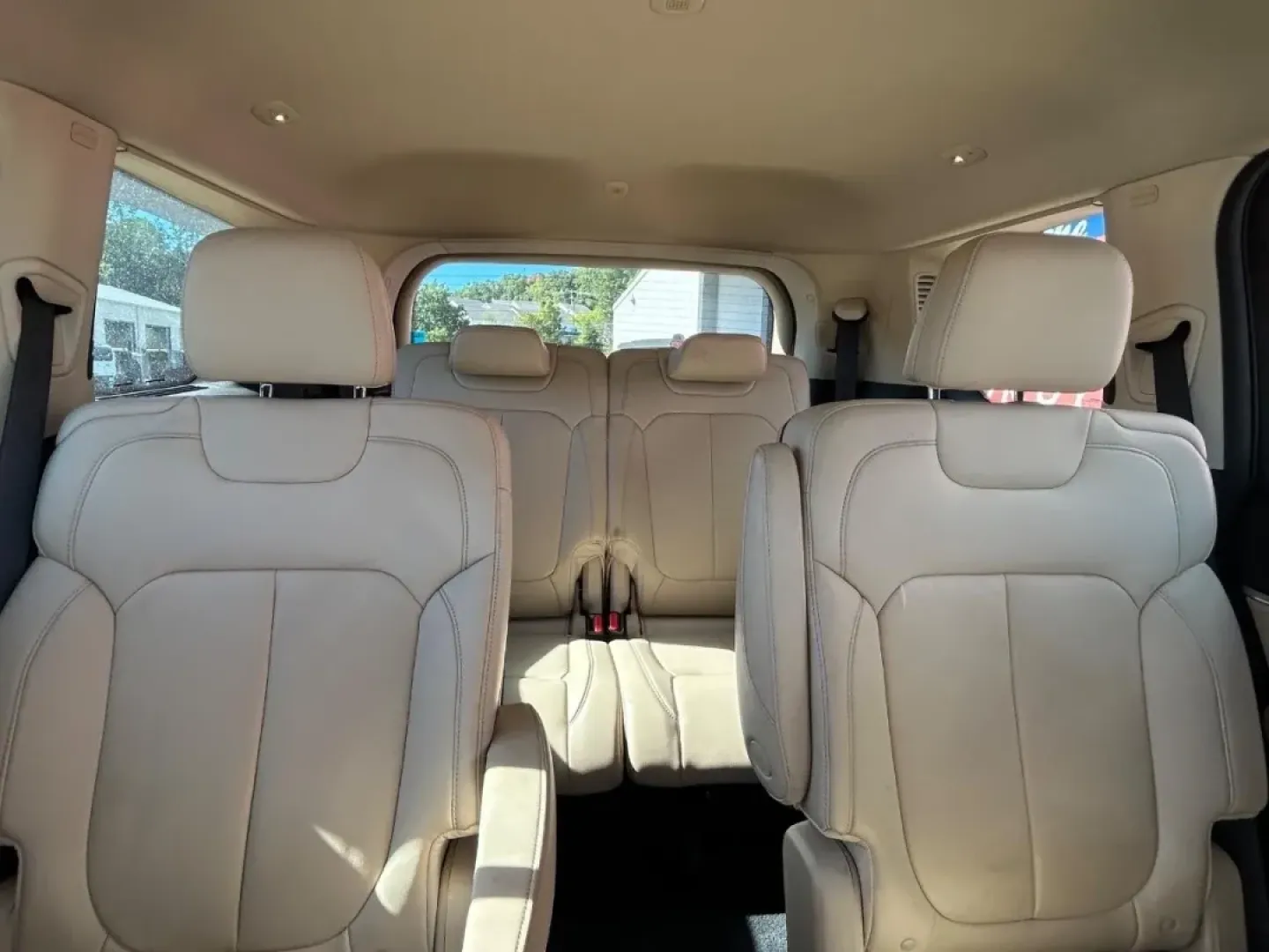 2021 Jeep Grand Cherokee Limited (1C4RJKBG6M8) with an 3.6L V6 engine, Automatic transmission, located at 970 Woodlawn Dr., Farmington, MO, 63640, (573) 431-7800, 37.825642, -90.468674 - **Elevate Your Adventures with the 2021 Jeep Grand Cherokee Limited!** <br /> <br /> Are you ready to transform your daily commute into an exhilarating journey? The 2021 Jeep Grand Cherokee Limited, now available at Pettus CDJR Farmington, is designed for those who crave both adventure and comfort. - Photo#12