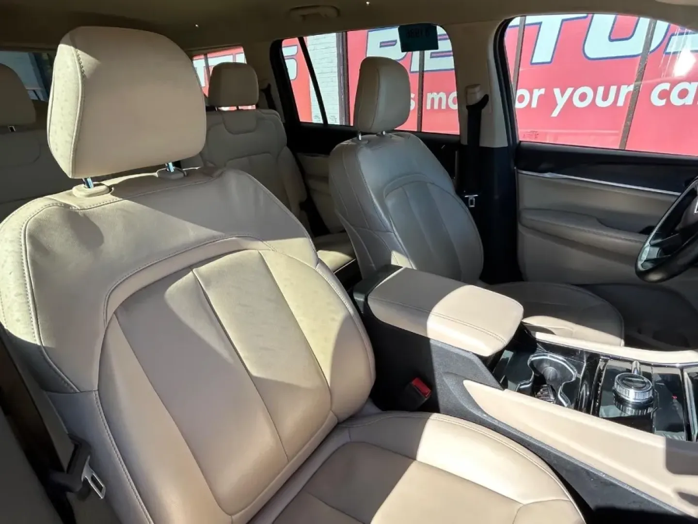 2021 Jeep Grand Cherokee Limited (1C4RJKBG6M8) with an 3.6L V6 engine, Automatic transmission, located at 970 Woodlawn Dr., Farmington, MO, 63640, (573) 431-7800, 37.825642, -90.468674 - **Elevate Your Adventures with the 2021 Jeep Grand Cherokee Limited!** <br /> <br /> Are you ready to transform your daily commute into an exhilarating journey? The 2021 Jeep Grand Cherokee Limited, now available at Pettus CDJR Farmington, is designed for those who crave both adventure and comfort. - Photo#13