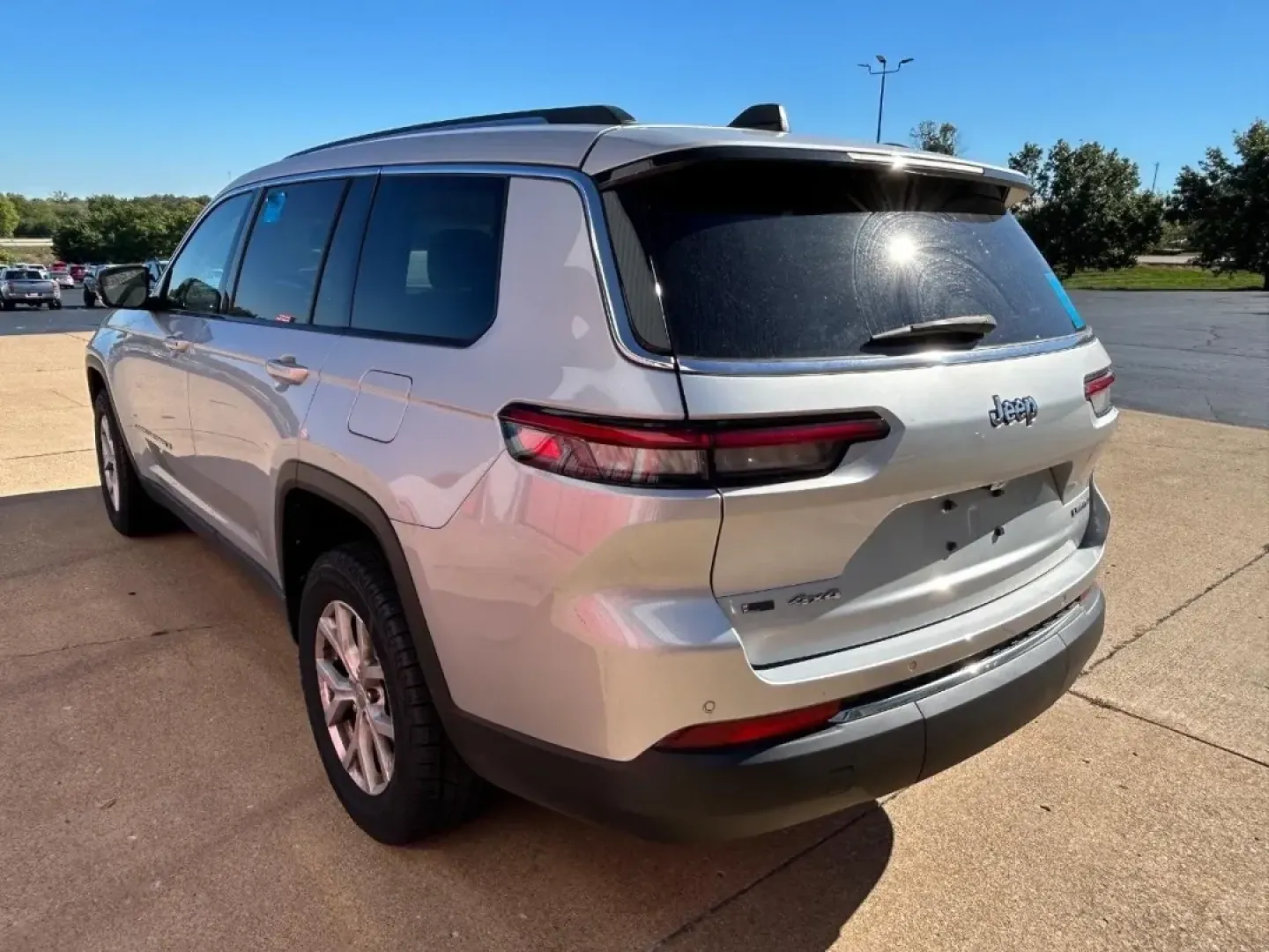 2021 Jeep Grand Cherokee Limited (1C4RJKBG6M8) with an 3.6L V6 engine, Automatic transmission, located at 970 Woodlawn Dr., Farmington, MO, 63640, (573) 431-7800, 37.825642, -90.468674 - **Elevate Your Adventures with the 2021 Jeep Grand Cherokee Limited!** <br /> <br /> Are you ready to transform your daily commute into an exhilarating journey? The 2021 Jeep Grand Cherokee Limited, now available at Pettus CDJR Farmington, is designed for those who crave both adventure and comfort. - Photo#4