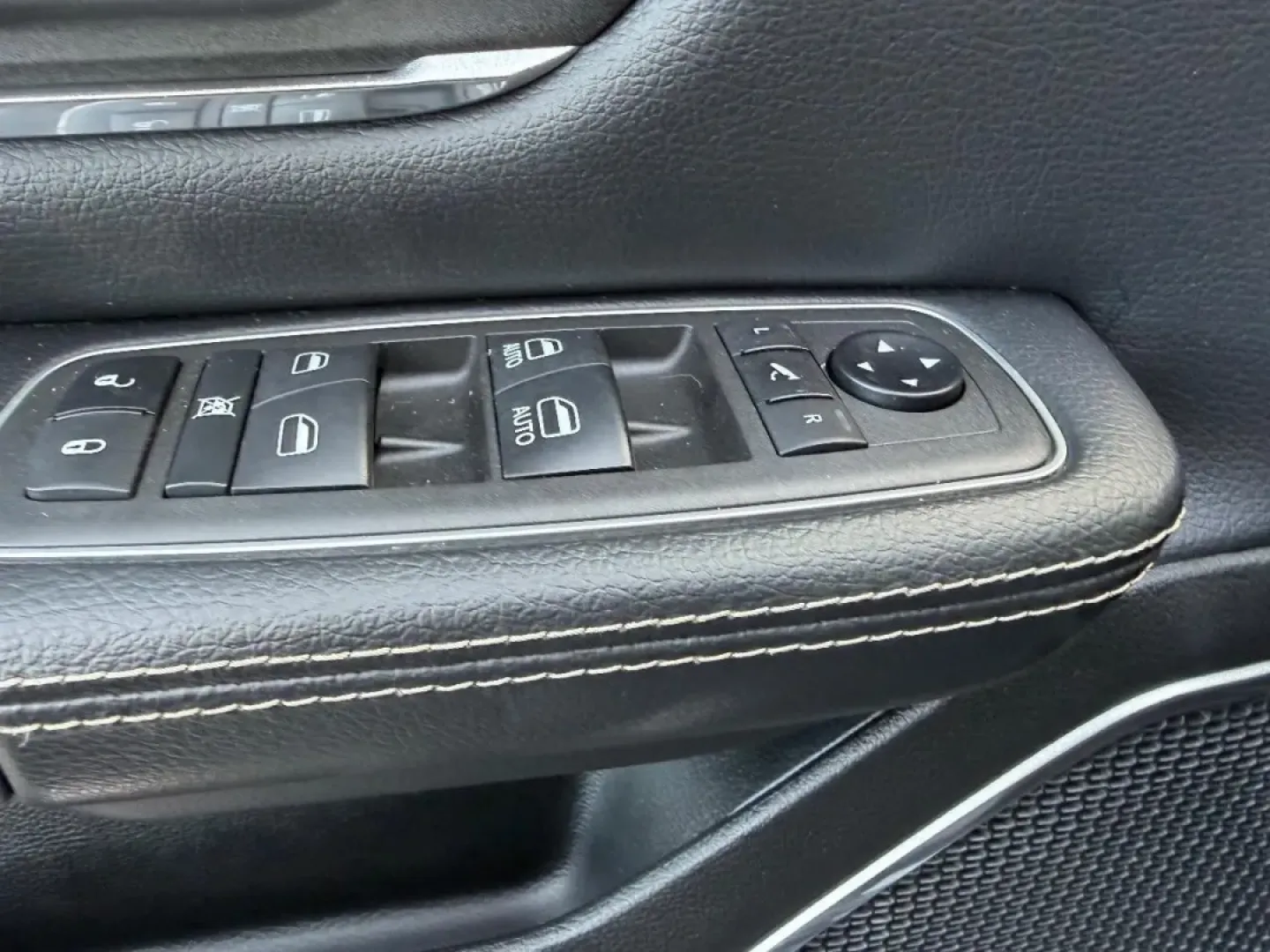 2021 /Black Leather Ram 1500 Laramie (1C6SRFJT0MN) with an 5.7L engine, located at 970 Woodlawn Dr., Farmington, MO, 63640, (573) 431-7800, 37.825642, -90.468674 - **Experience Adventure and Capability with the 2021 Ram 1500 at Pettus CDJR Farmington!**<br /> <br /> Are you ready to elevate your lifestyle with a vehicle that excels both on the road and off the beaten path? Look no further than the 2021 Ram 1500, available now at Pettus CDJR Farmington in Farmi - Photo#17