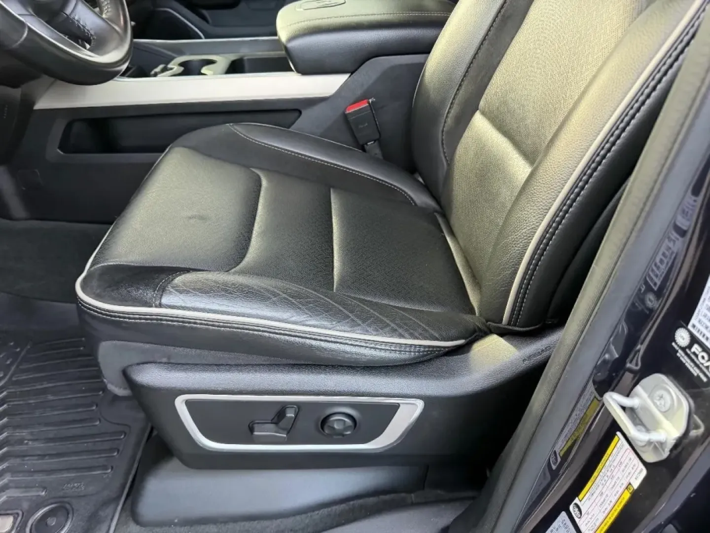 2021 /Black Leather Ram 1500 Laramie (1C6SRFJT0MN) with an 5.7L engine, located at 970 Woodlawn Dr., Farmington, MO, 63640, (573) 431-7800, 37.825642, -90.468674 - **Experience Adventure and Capability with the 2021 Ram 1500 at Pettus CDJR Farmington!**<br /> <br /> Are you ready to elevate your lifestyle with a vehicle that excels both on the road and off the beaten path? Look no further than the 2021 Ram 1500, available now at Pettus CDJR Farmington in Farmi - Photo#19