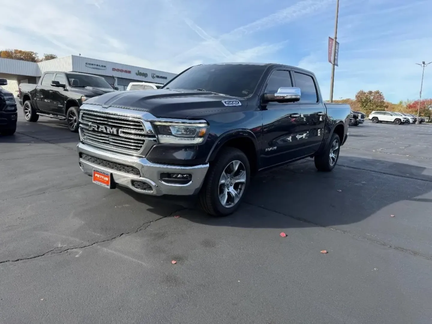 2021 /Black Leather Ram 1500 Laramie (1C6SRFJT0MN) with an 5.7L engine, located at 970 Woodlawn Dr., Farmington, MO, 63640, (573) 431-7800, 37.825642, -90.468674 - **Experience Adventure and Capability with the 2021 Ram 1500 at Pettus CDJR Farmington!**<br /> <br /> Are you ready to elevate your lifestyle with a vehicle that excels both on the road and off the beaten path? Look no further than the 2021 Ram 1500, available now at Pettus CDJR Farmington in Farmi - Photo#5