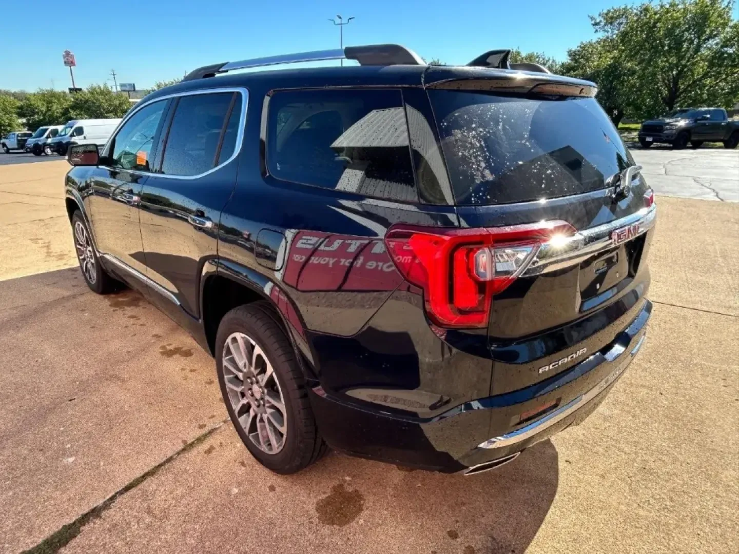 2021 /Dark Galvanized/Light Shale Leather GMC Acadia Denali (1GKKNPLS8MZ) with an 3.6L V6 / SIDI / DOHC engine, located at 970 Woodlawn Dr., Farmington, MO, 63640, (573) 431-7800, 37.825642, -90.468674 - Discover the ultimate family vehicle with the 2021 GMC Acadia Denali, now available at Pettus CDJR Farmington. Located conveniently at 970 Woodlawn Drive, Farmington, MO 63640, we are your trusted OEM dealership dedicated to providing quality used vehicles. Whether you're navigating the bustling str - Photo#4