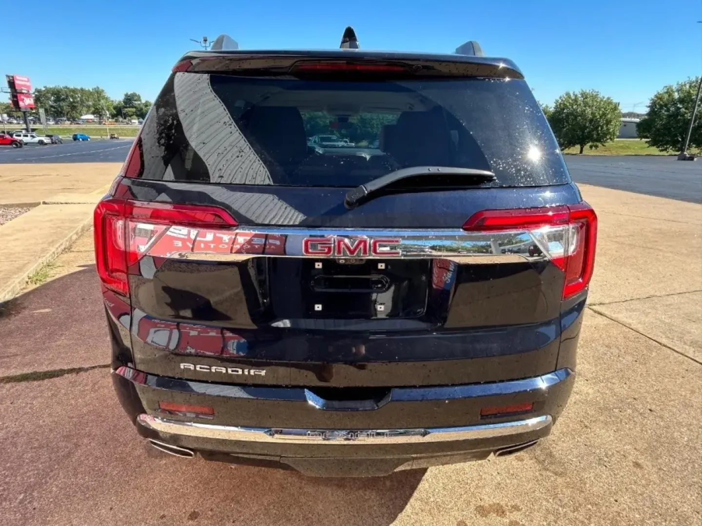 2021 /Dark Galvanized/Light Shale Leather GMC Acadia Denali (1GKKNPLS8MZ) with an 3.6L V6 / SIDI / DOHC engine, located at 970 Woodlawn Dr., Farmington, MO, 63640, (573) 431-7800, 37.825642, -90.468674 - Discover the ultimate family vehicle with the 2021 GMC Acadia Denali, now available at Pettus CDJR Farmington. Located conveniently at 970 Woodlawn Drive, Farmington, MO 63640, we are your trusted OEM dealership dedicated to providing quality used vehicles. Whether you're navigating the bustling str - Photo#5