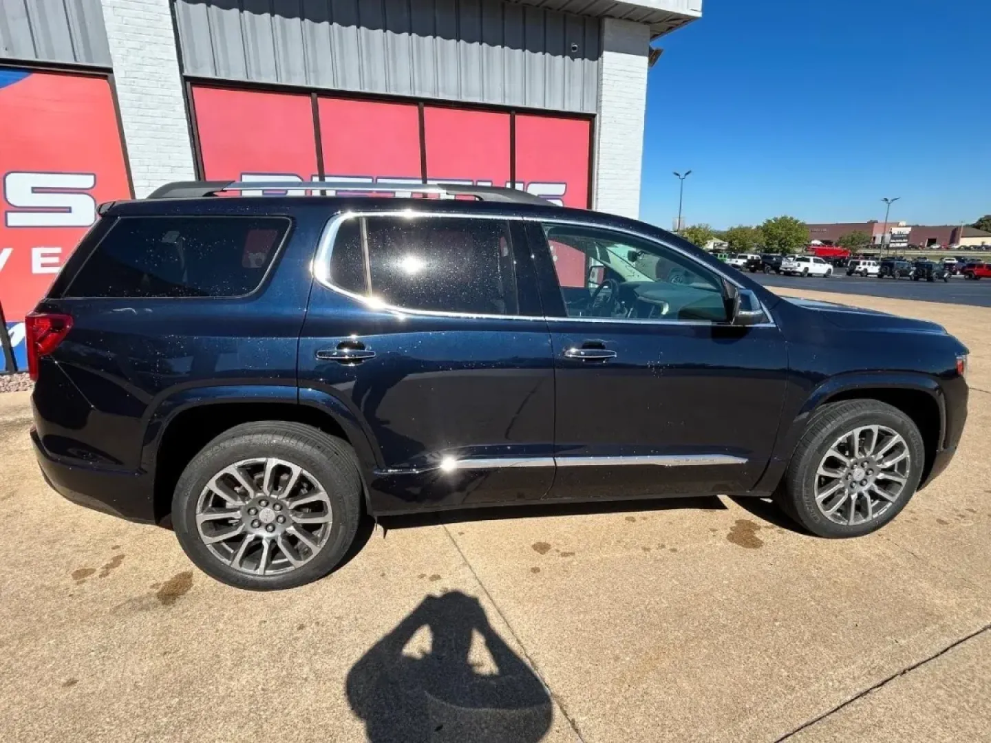 2021 /Dark Galvanized/Light Shale Leather GMC Acadia Denali (1GKKNPLS8MZ) with an 3.6L V6 / SIDI / DOHC engine, located at 970 Woodlawn Dr., Farmington, MO, 63640, (573) 431-7800, 37.825642, -90.468674 - Discover the ultimate family vehicle with the 2021 GMC Acadia Denali, now available at Pettus CDJR Farmington. Located conveniently at 970 Woodlawn Drive, Farmington, MO 63640, we are your trusted OEM dealership dedicated to providing quality used vehicles. Whether you're navigating the bustling str - Photo#7