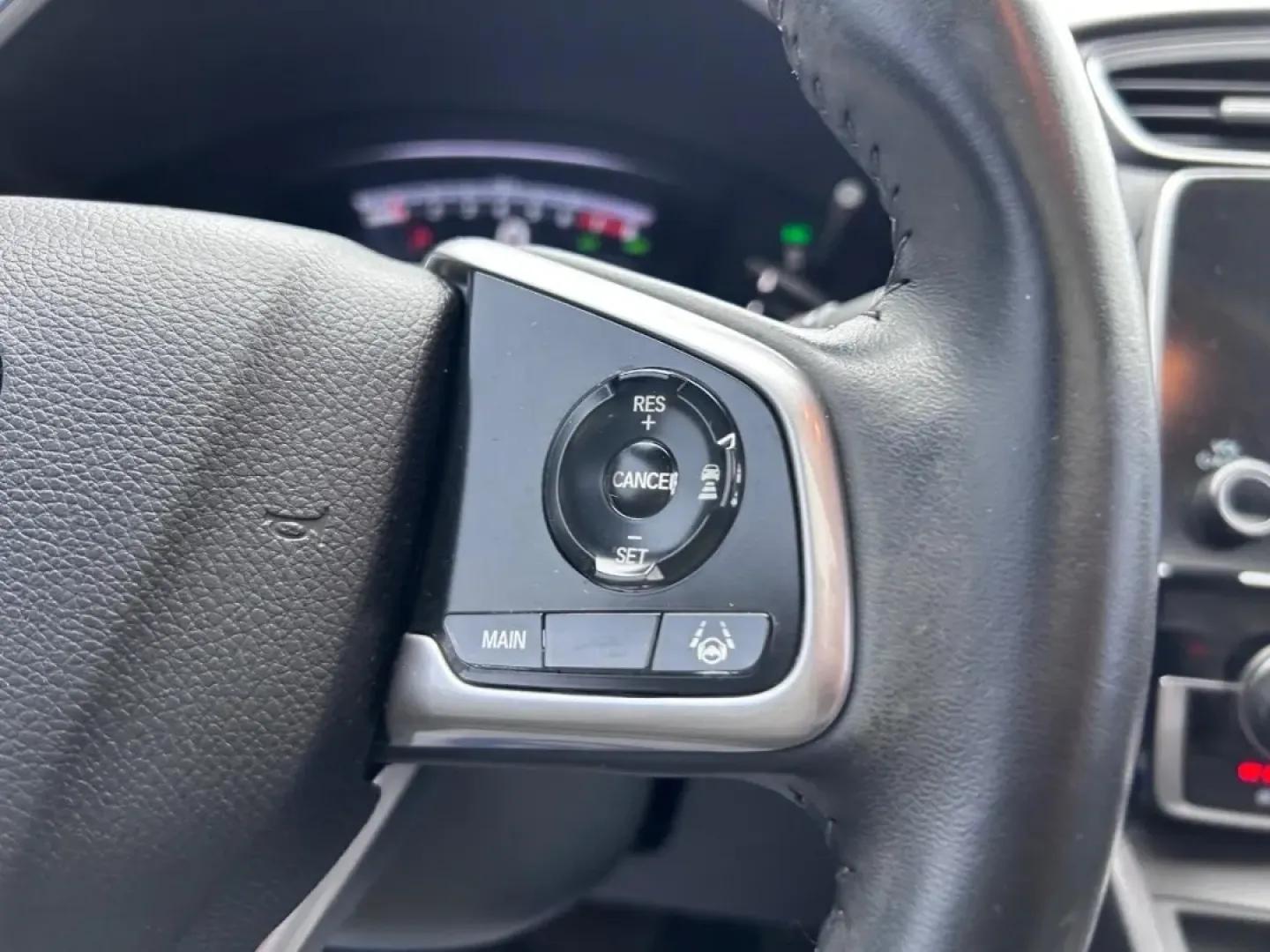 2020 /Gray Leather Honda CR-V EX-L (7FARW1H85LE) with an 1.5L I-4 16-Valve DOHC engine, Automatic transmission, located at 970 Woodlawn Dr., Farmington, MO, 63640, (573) 431-7800, 37.825642, -90.468674 - Experience the freedom of adventure and the practicality of daily commuting with this exceptional 2020 Honda CR-V EX-L, available now at Pettus CDJR Farmington! Whether you're maneuvering through the bustling streets of Farmington or exploring the scenic routes of the nearby Ozark National Scenic Ri - Photo#14