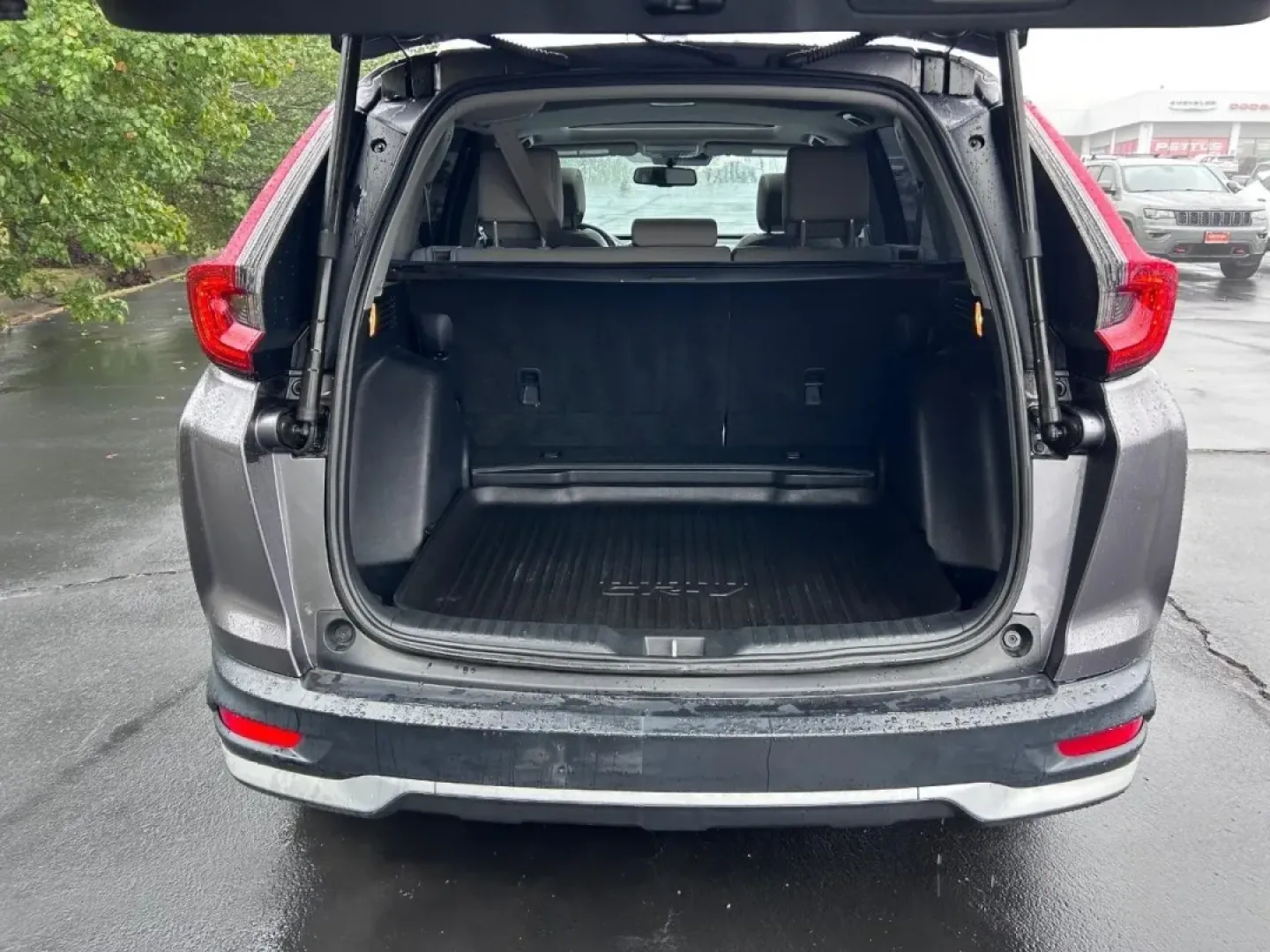 2020 /Gray Leather Honda CR-V EX-L (7FARW1H85LE) with an 1.5L I-4 16-Valve DOHC engine, Automatic transmission, located at 970 Woodlawn Dr., Farmington, MO, 63640, (573) 431-7800, 37.825642, -90.468674 - Experience the freedom of adventure and the practicality of daily commuting with this exceptional 2020 Honda CR-V EX-L, available now at Pettus CDJR Farmington! Whether you're maneuvering through the bustling streets of Farmington or exploring the scenic routes of the nearby Ozark National Scenic Ri - Photo#4