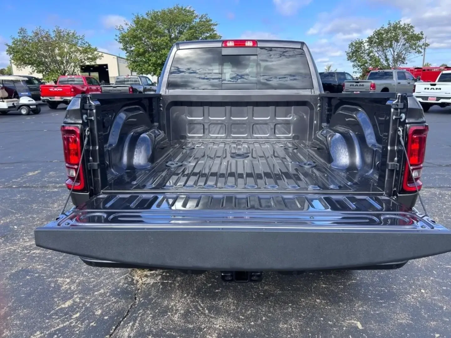 2026 /Diesel Gray/Black Cloth Ram 2500 Tradesman (3C63R5CL0TG) with an Straight 6 Turbocharged Diesel engine, located at 970 Woodlawn Dr., Farmington, MO, 63640, (573) 431-7800, 37.825642, -90.468674 - **Discover the Ultimate Truck for Your Adventures: 2026 Ram 2500 Tradesman at Pettus CDJR Farmington!**<br /> <br /> Are you ready to elevate your outdoor adventures, tackle weekend projects, or manage those long commutes with ease? Look no further than this stunning 2026 Ram 2500 Tradesman, the per - Photo#4