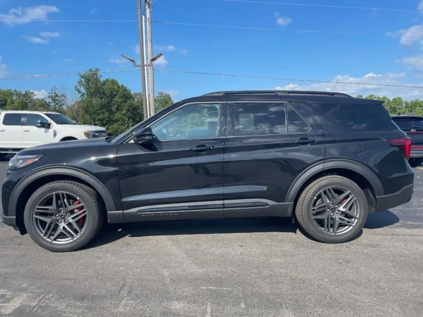 2025 /Onyx Ford Explorer ST (1FMWK8GCXSG) with an 3.0L EcoBoost V6 engine, Automatic transmission, located at 12836 Highway 21, De Soto, MO, 63020, (636) 337-7777, 38.151867, -90.575615 - Are you ready to elevate your driving experience with a vehicle that perfectly fits your adventurous lifestyle? Look no further than this stunning 2025 Ford Explorer ST, now available at Pettus Ford De Soto! This exceptional SUV is designed for those who crave the thrill of the open road while enjoy - Photo#31