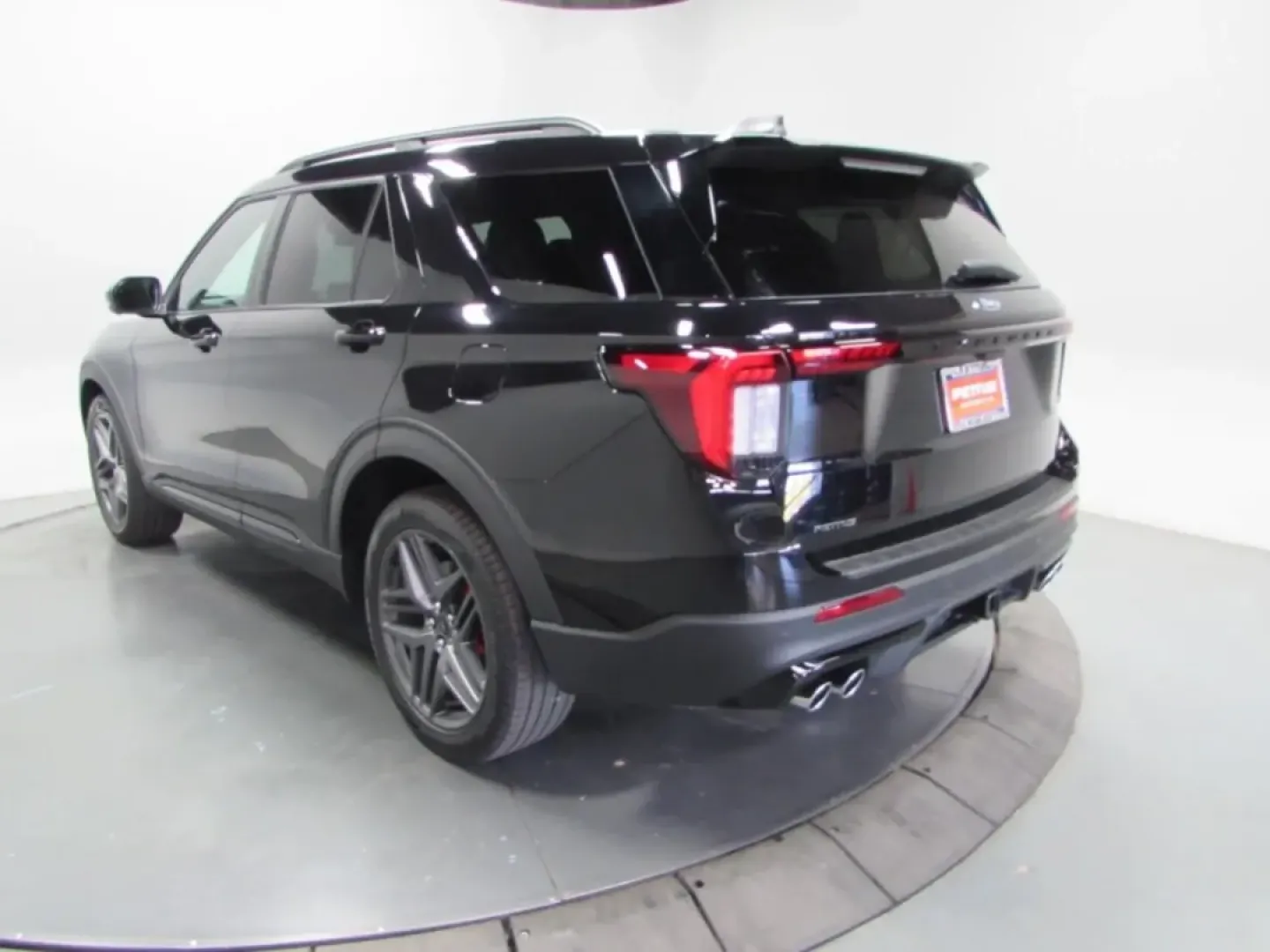 2025 /Onyx Ford Explorer ST (1FMWK8GCXSG) with an 3.0L EcoBoost V6 engine, Automatic transmission, located at 12836 Highway 21, De Soto, MO, 63020, (636) 337-7777, 38.151867, -90.575615 - Are you ready to elevate your driving experience with a vehicle that perfectly fits your adventurous lifestyle? Look no further than this stunning 2025 Ford Explorer ST, now available at Pettus Ford De Soto! This exceptional SUV is designed for those who crave the thrill of the open road while enjoy - Photo#5