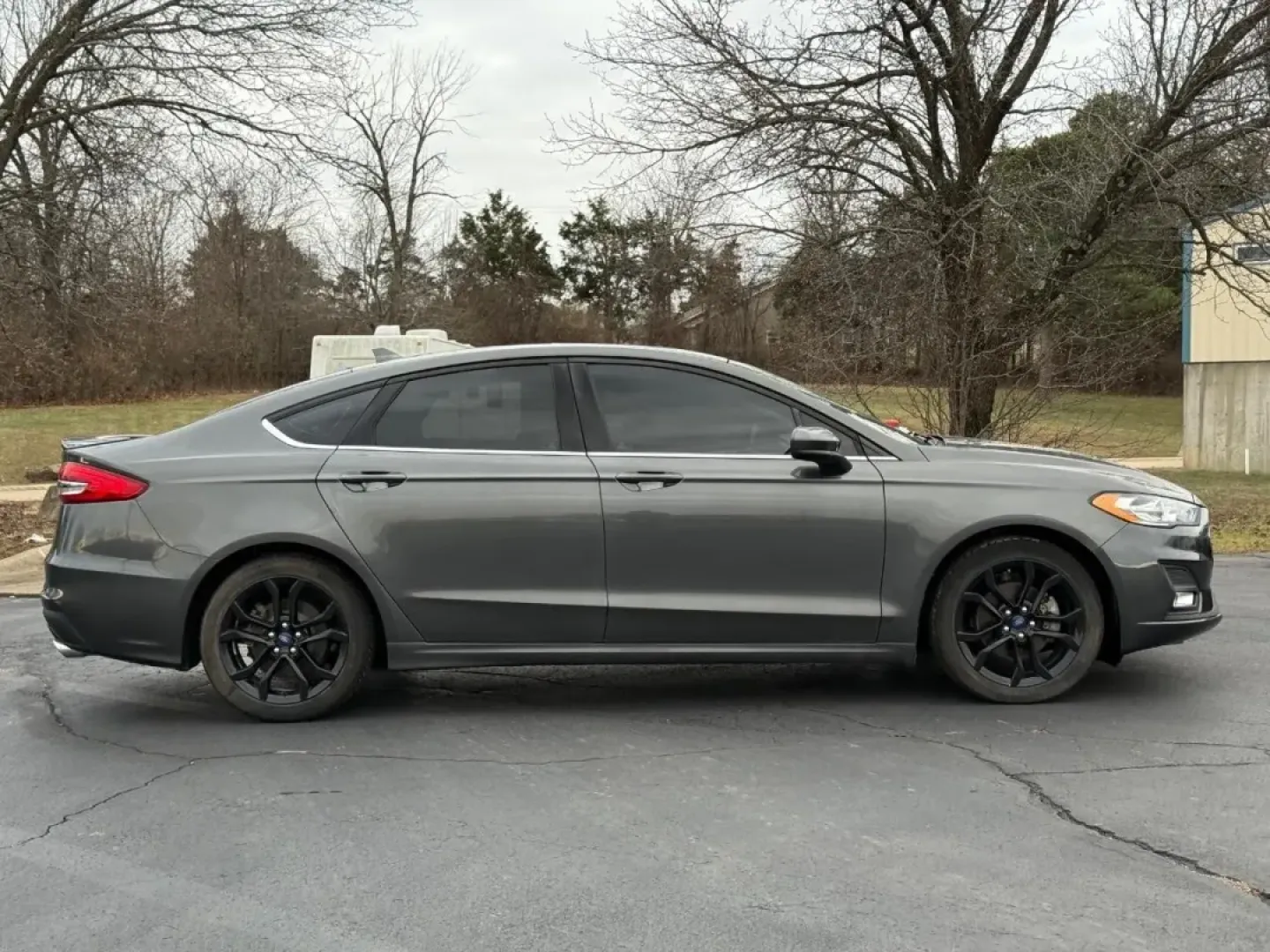 2020 /Ebony Cloth Ford Fusion SE (3FA6P0HDXLR) with an 1.5L EcoBoost engine, Automatic transmission, located at 970 Woodlawn Dr., Farmington, MO, 63640, (573) 431-7800, 37.825642, -90.468674 - **Drive in Style with the 2020 Ford Fusion SE Your Perfect Commuter Companion!**<br /> <br /> Are you searching for a reliable and stylish vehicle that effortlessly meets the demands of everyday life? Look no further than the 2020 Ford Fusion SE, available now at Pettus CDJR Farmington. This four-d - Photo#1