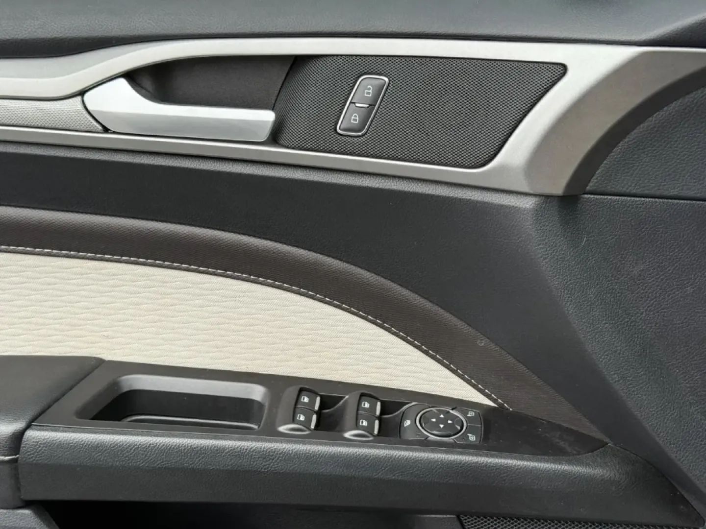 2020 /Ebony Cloth Ford Fusion SE (3FA6P0HDXLR) with an 1.5L EcoBoost engine, Automatic transmission, located at 970 Woodlawn Dr., Farmington, MO, 63640, (573) 431-7800, 37.825642, -90.468674 - **Drive in Style with the 2020 Ford Fusion SE Your Perfect Commuter Companion!**<br /> <br /> Are you searching for a reliable and stylish vehicle that effortlessly meets the demands of everyday life? Look no further than the 2020 Ford Fusion SE, available now at Pettus CDJR Farmington. This four-d - Photo#22