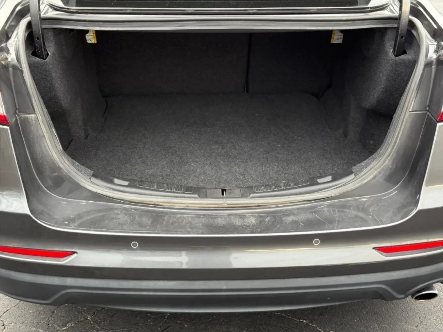 2020 /Ebony Cloth Ford Fusion SE (3FA6P0HDXLR) with an 1.5L EcoBoost engine, Automatic transmission, located at 970 Woodlawn Dr., Farmington, MO, 63640, (573) 431-7800, 37.825642, -90.468674 - **Drive in Style with the 2020 Ford Fusion SE Your Perfect Commuter Companion!**<br /> <br /> Are you searching for a reliable and stylish vehicle that effortlessly meets the demands of everyday life? Look no further than the 2020 Ford Fusion SE, available now at Pettus CDJR Farmington. This four-d - Photo#5