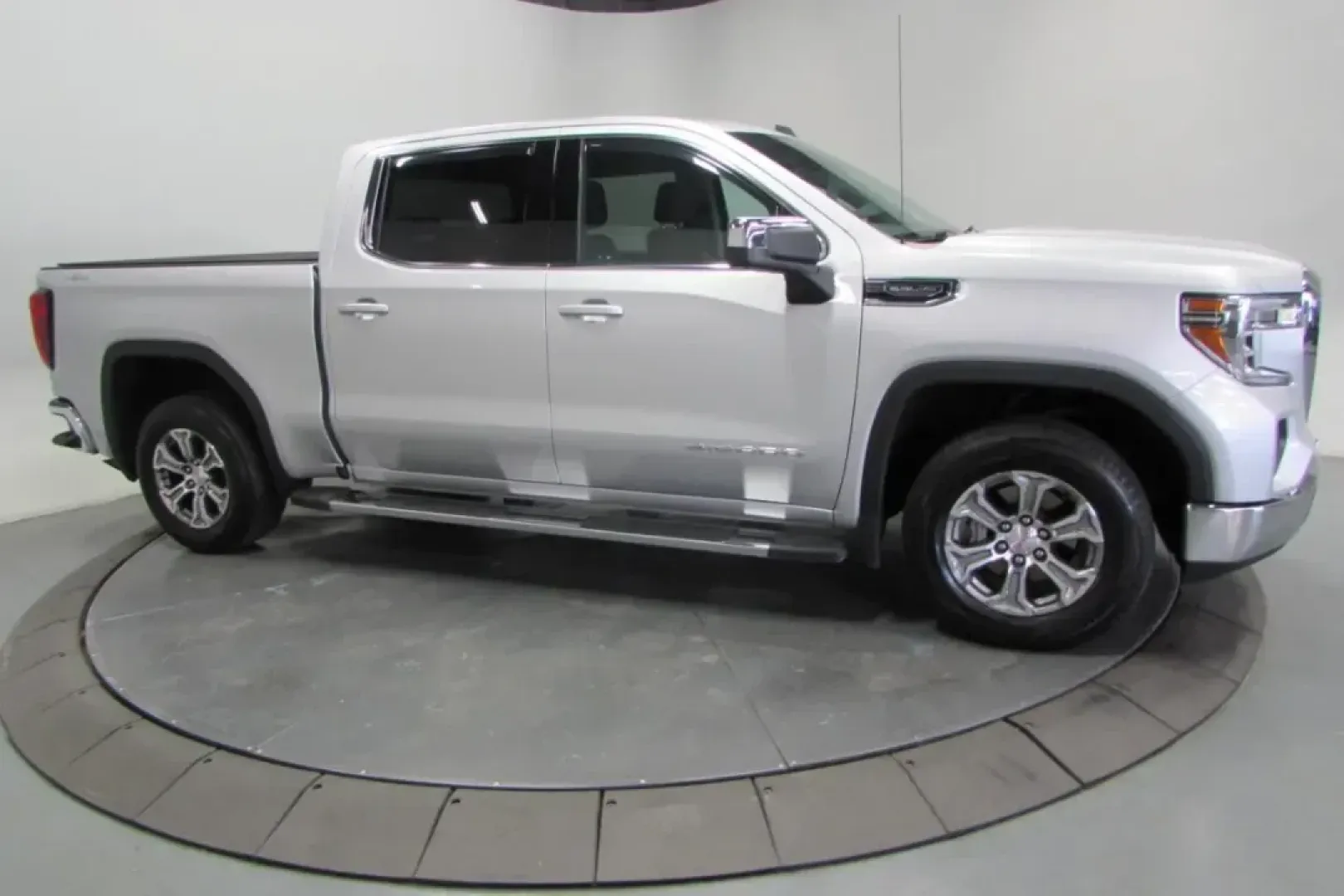 2022 /Dark Walnut/Slate Cloth GMC Sierra 1500 Limited SLE (3GTU9BED6NG) with an Other engine, located at 12836 Highway 21, De Soto, MO, 63020, (636) 337-7777, 38.151867, -90.575615 - USED 2022 GMC Sierra 1500 Limited SLE from Pettus Ford De Soto, De Soto MO. - Photo#3