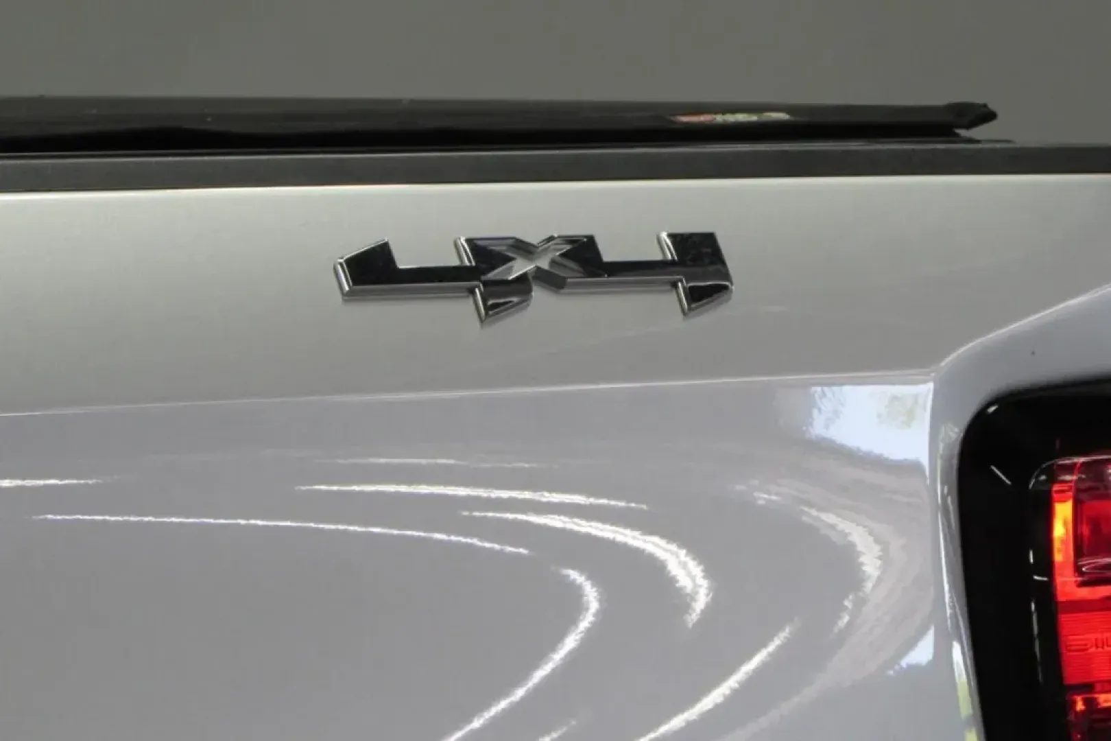 2022 /Dark Walnut/Slate Cloth GMC Sierra 1500 Limited SLE (3GTU9BED6NG) with an Other engine, located at 12836 Highway 21, De Soto, MO, 63020, (636) 337-7777, 38.151867, -90.575615 - USED 2022 GMC Sierra 1500 Limited SLE from Pettus Ford De Soto, De Soto MO. - Photo#11