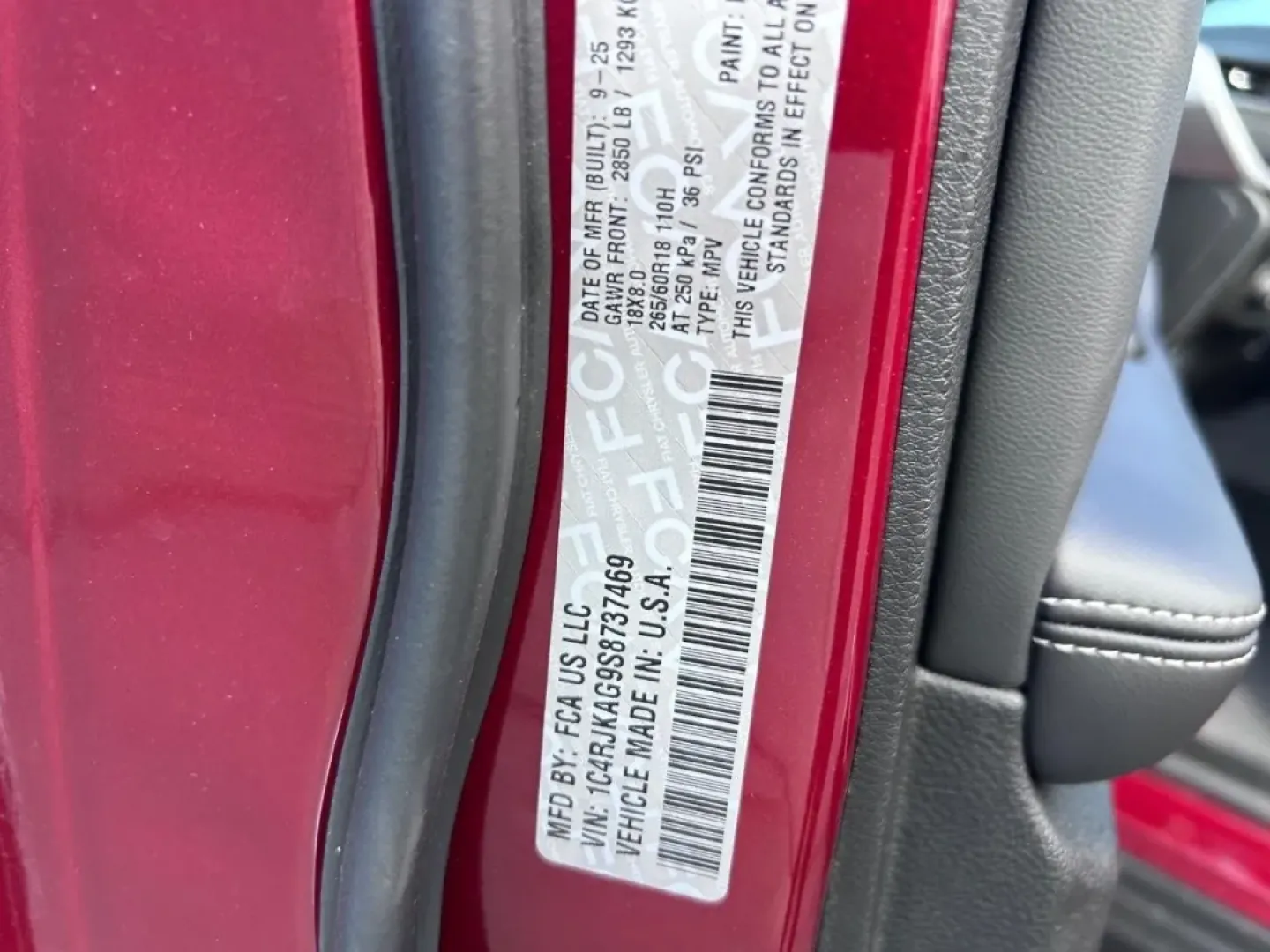 2025 /Global Black Cloth Jeep Grand Cherokee Laredo (1C4RJKAG9S8) with an 3.6L V6 24V VVT UPG I engine, Automatic transmission, located at 970 Woodlawn Dr., Farmington, MO, 63640, (573) 431-7800, 37.825642, -90.468674 - Are you ready to elevate your family outings or weekend adventures? Look no further than the stunning 2025 Jeep Grand Cherokee, now available at Pettus CDJR Farmington. This exceptional SUV is not just a mode of transportation; it embodies a lifestyle of exploration and comfort. Perfect for growing - Photo#25