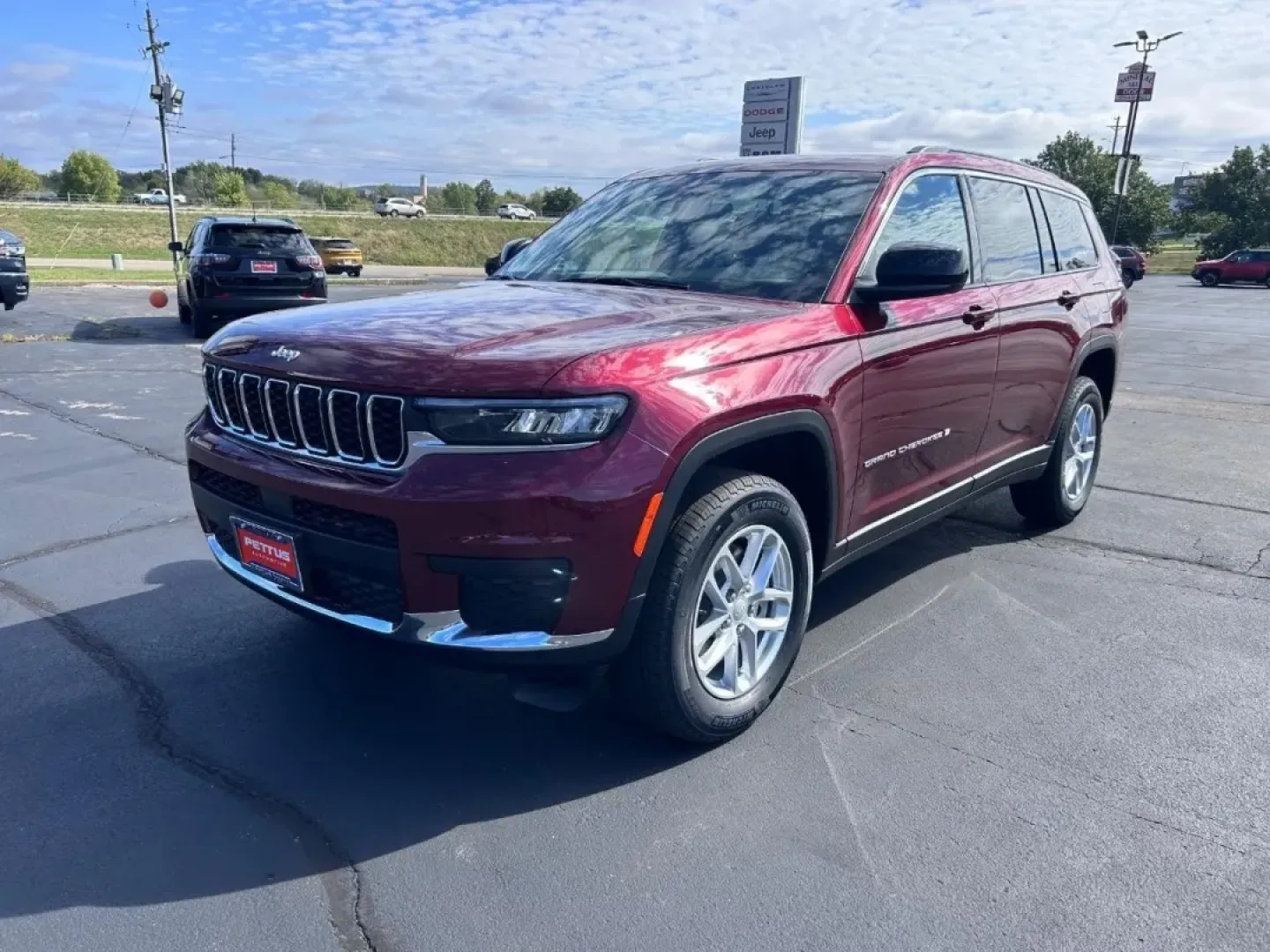 2025 /Global Black Cloth Jeep Grand Cherokee Laredo (1C4RJKAG9S8) with an 3.6L V6 24V VVT UPG I engine, Automatic transmission, located at 970 Woodlawn Dr., Farmington, MO, 63640, (573) 431-7800, 37.825642, -90.468674 - Are you ready to elevate your family outings or weekend adventures? Look no further than the stunning 2025 Jeep Grand Cherokee, now available at Pettus CDJR Farmington. This exceptional SUV is not just a mode of transportation; it embodies a lifestyle of exploration and comfort. Perfect for growing - Photo#7