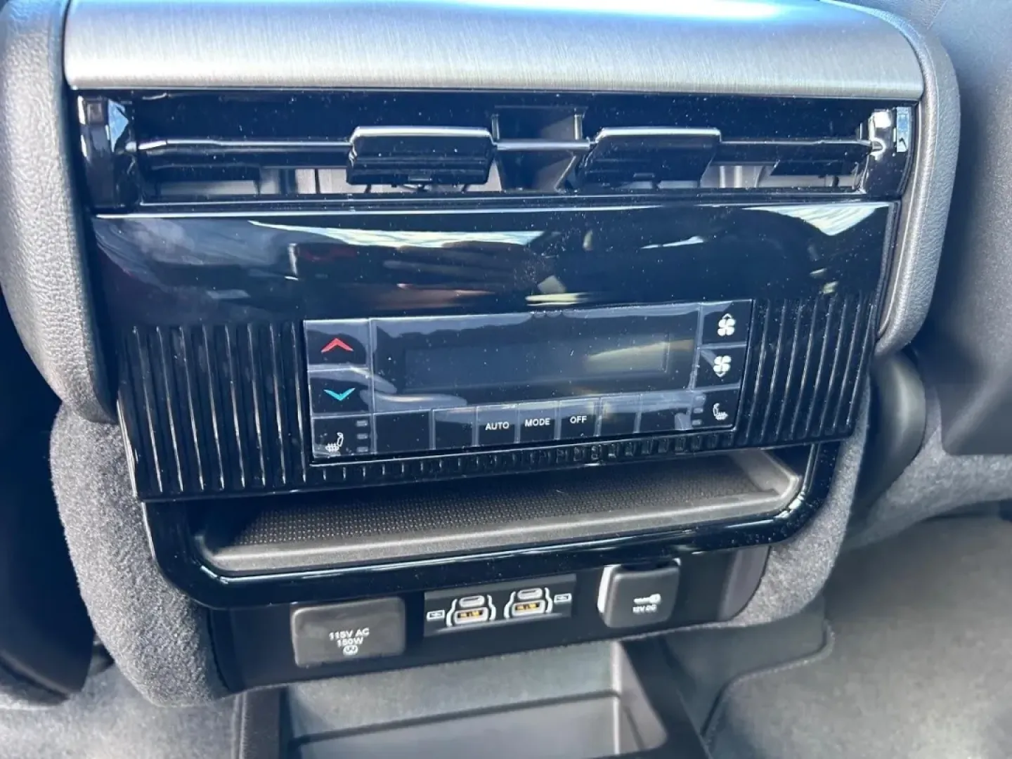 2025 /Global Black Leather Jeep Wagoneer Series II (1C4SJVBP2SS) with an 3.0L I6 Hurricane SO Twin Turbo ESS engine, Automatic transmission, located at 970 Woodlawn Dr., Farmington, MO, 63640, (573) 431-7800, 37.825642, -90.468674 - ### Discover Adventure with the 2025 Jeep Wagoneer at Pettus CDJR Farmington<br /> <br /> Are you ready to elevate your driving experience with a vehicle that perfectly balances utility and style? The 2025 Jeep Wagoneer is the ideal SUV for families, outdoor enthusiasts, and anyone yearning for a lu - Photo#13