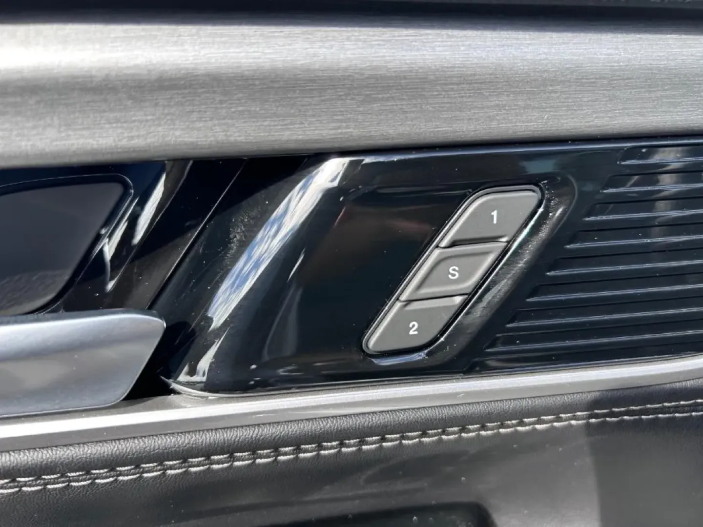 2025 /Global Black Leather Jeep Wagoneer Series II (1C4SJVBP2SS) with an 3.0L I6 Hurricane SO Twin Turbo ESS engine, Automatic transmission, located at 970 Woodlawn Dr., Farmington, MO, 63640, (573) 431-7800, 37.825642, -90.468674 - ### Discover Adventure with the 2025 Jeep Wagoneer at Pettus CDJR Farmington<br /> <br /> Are you ready to elevate your driving experience with a vehicle that perfectly balances utility and style? The 2025 Jeep Wagoneer is the ideal SUV for families, outdoor enthusiasts, and anyone yearning for a lu - Photo#23