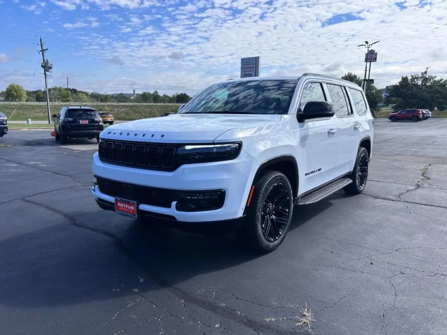 2025 /Global Black Leather Jeep Wagoneer Series II (1C4SJVBP2SS) with an 3.0L I6 Hurricane SO Twin Turbo ESS engine, Automatic transmission, located at 970 Woodlawn Dr., Farmington, MO, 63640, (573) 431-7800, 37.825642, -90.468674 - ### Discover Adventure with the 2025 Jeep Wagoneer at Pettus CDJR Farmington<br /> <br /> Are you ready to elevate your driving experience with a vehicle that perfectly balances utility and style? The 2025 Jeep Wagoneer is the ideal SUV for families, outdoor enthusiasts, and anyone yearning for a lu - Photo#7