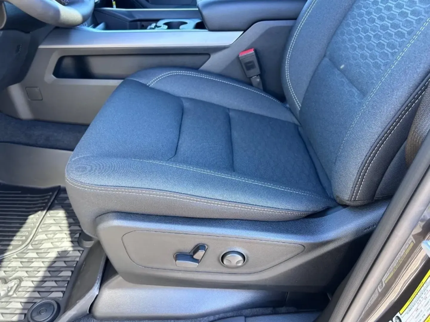 2026 /Black Cloth Ram 1500 Big Horn/Lone Star (1C6SRFFT7TN) with an 5.7L engine, located at 970 Woodlawn Dr., Farmington, MO, 63640, (573) 431-7800, 37.825642, -90.468674 - **Unleash Your Adventures with the 2026 Ram 1500 Big Horn at Pettus CDJR Farmington!**<br /> <br /> Are you in the market for a vehicle that combines rugged capability with modern comfort? Look no further than the stunning 2026 Ram 1500 Big Horn available now at Pettus CDJR Farmington. Whether you'r - Photo#18