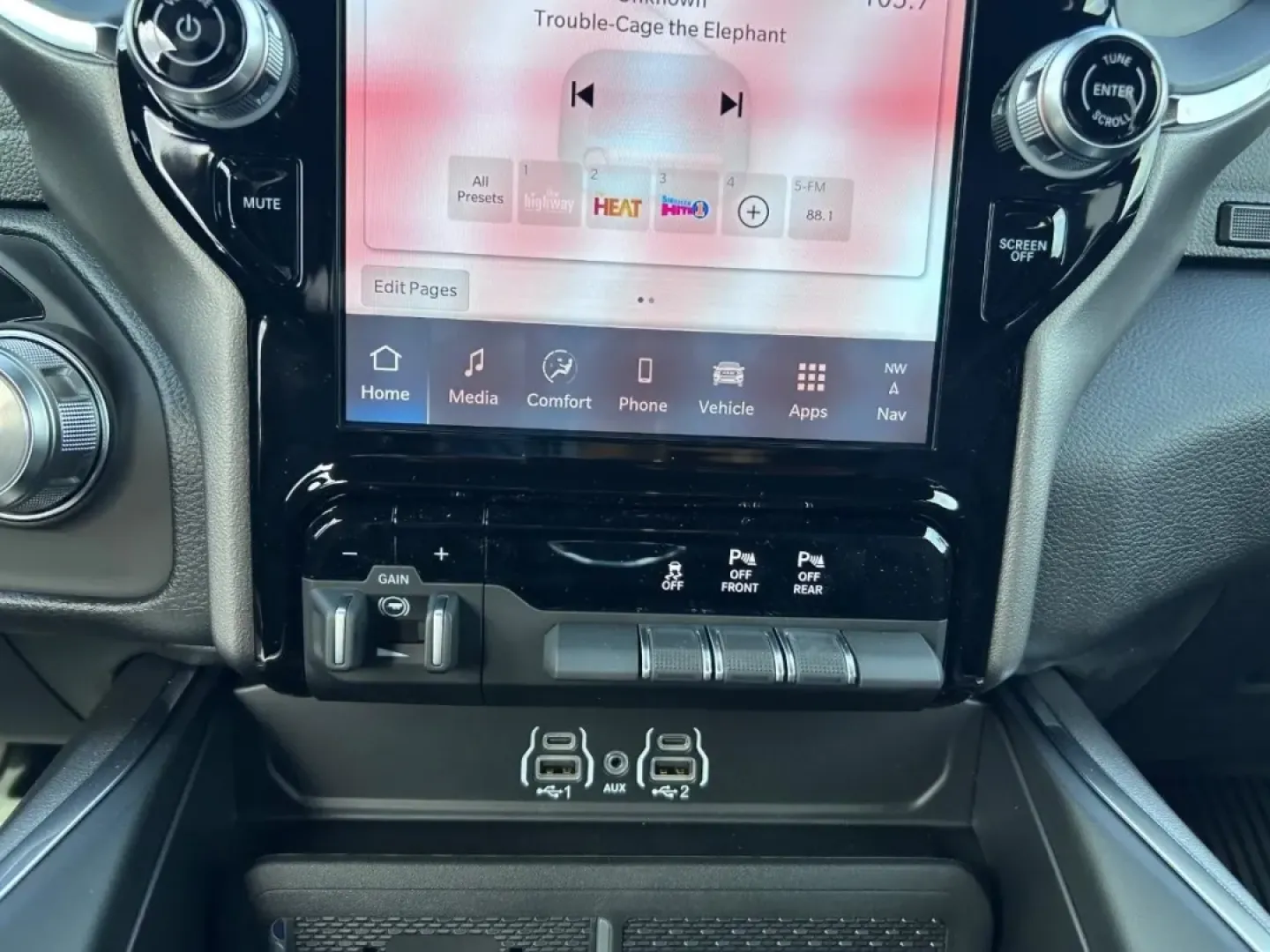 2026 /Black Leather Ram 1500 Laramie (1C6SRFJPXTN) with an 3.0L I6 Hurricane SO Twin Turbo ESS engine, Automatic transmission, located at 970 Woodlawn Dr., Farmington, MO, 63640, (573) 431-7800, 37.825642, -90.468674 - **Unleash Your Adventurous Spirit with the 2026 Ram 1500 Laramie!** <br /> <br /> Are you ready to elevate your lifestyle with a truck that seamlessly blends power, style, and practicality? Look no further than the stunning 2026 Ram 1500 Laramie available now at Pettus CDJR Farmington. This truck is - Photo#14