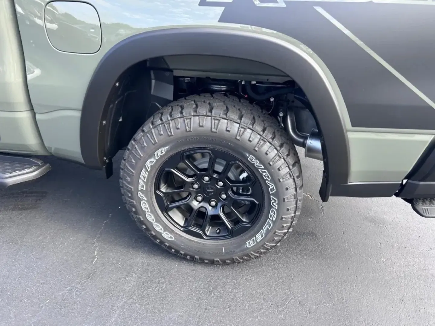 2026 /Black Leather Ram 1500 Rebel (1C6SRFLP0TN) with an 3.0L I6 Hurricane SO Twin Turbo ESS engine, Automatic transmission, located at 970 Woodlawn Dr., Farmington, MO, 63640, (573) 431-7800, 37.825642, -90.468674 - **Elevate Your Adventures with the 2026 Ram 1500 Rebel at Pettus CDJR Farmington!**<br /> <br /> Are you ready to embrace a lifestyle filled with adventure, utility, and unmatched comfort? The 2026 Ram 1500 Rebel is the ultimate choice for anyone seeking a capable truck that excels in both everyday - Photo#5