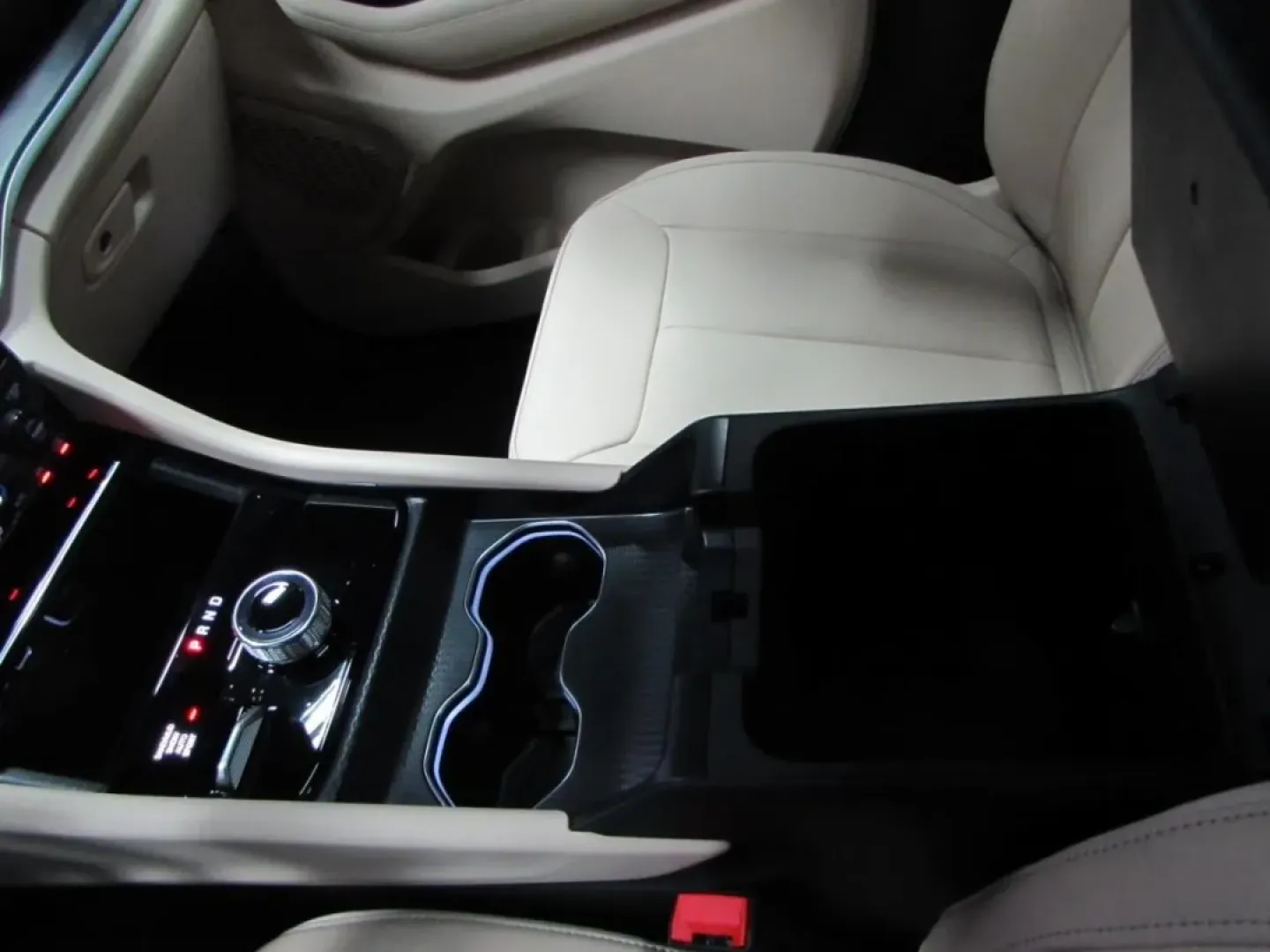 2025 /Wicker Beige/Black Jeep Grand Cherokee Limited (1C4RJHBG4SC) with an Other engine, located at 12830 Highway 21, De Soto, MO, 63020, (636) 337-7777, 38.153099, -90.573624 - **Elevate Your Adventures with the 2025 Jeep Grand Cherokee Limited Perfect for Every Journey!**<br /> <br /> Are you ready to embrace the open road with confidence? The 2025 Jeep Grand Cherokee Limited is not just a vehicle; it's your ticket to a lifestyle filled with exploration and memory-making - Photo#21