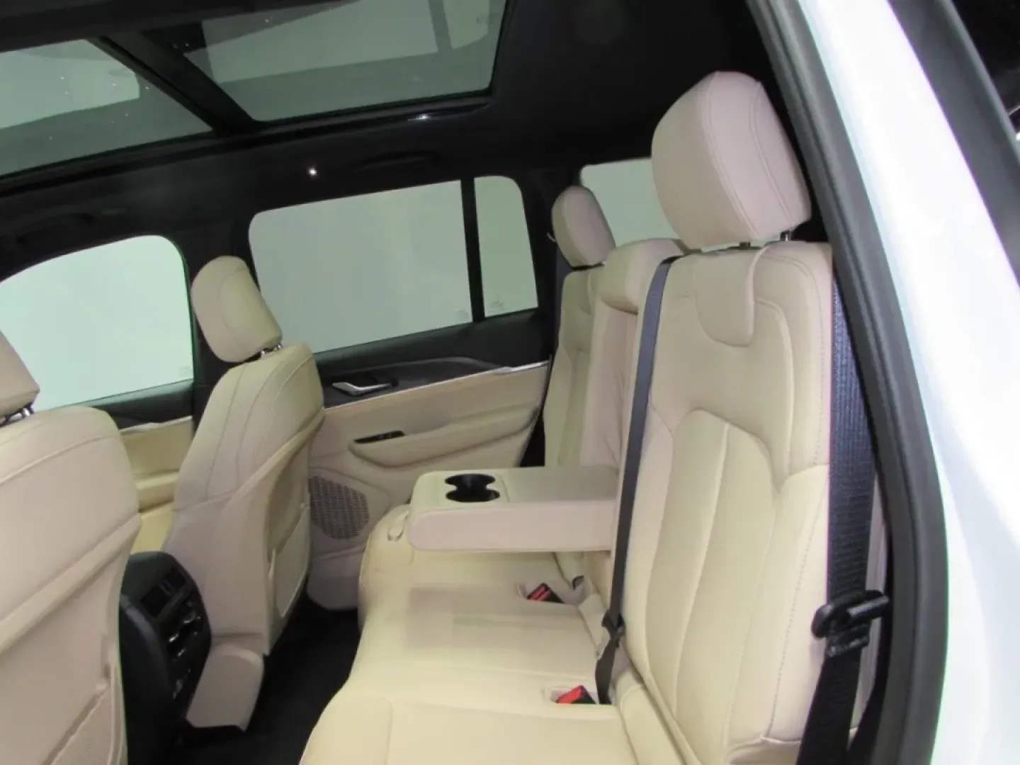 2025 /Wicker Beige/Black Jeep Grand Cherokee Limited (1C4RJHBG4SC) with an Other engine, located at 12830 Highway 21, De Soto, MO, 63020, (636) 337-7777, 38.153099, -90.573624 - **Elevate Your Adventures with the 2025 Jeep Grand Cherokee Limited Perfect for Every Journey!**<br /> <br /> Are you ready to embrace the open road with confidence? The 2025 Jeep Grand Cherokee Limited is not just a vehicle; it's your ticket to a lifestyle filled with exploration and memory-making - Photo#24