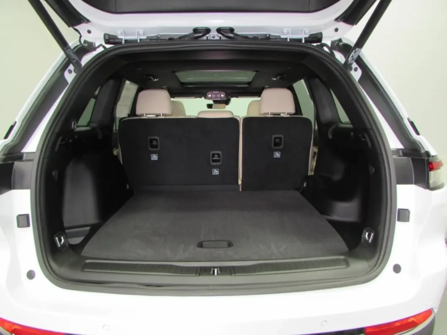 2025 /Wicker Beige/Black Jeep Grand Cherokee Limited (1C4RJHBG4SC) with an Other engine, located at 12830 Highway 21, De Soto, MO, 63020, (636) 337-7777, 38.153099, -90.573624 - **Elevate Your Adventures with the 2025 Jeep Grand Cherokee Limited Perfect for Every Journey!**<br /> <br /> Are you ready to embrace the open road with confidence? The 2025 Jeep Grand Cherokee Limited is not just a vehicle; it's your ticket to a lifestyle filled with exploration and memory-making - Photo#26