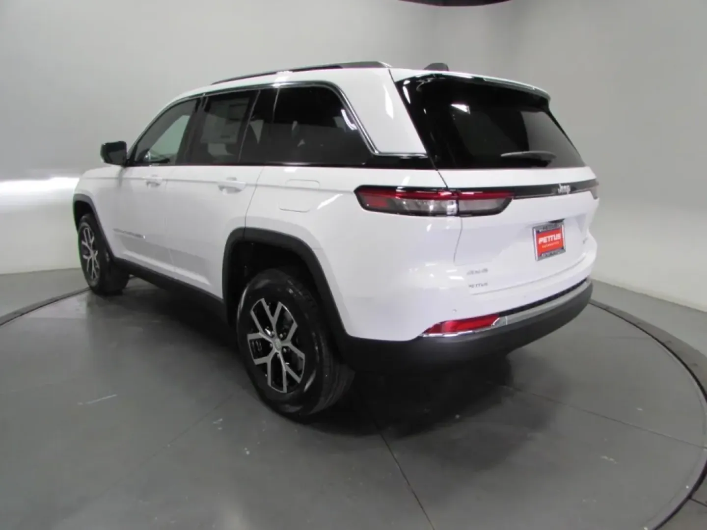 2025 /Wicker Beige/Black Jeep Grand Cherokee Limited (1C4RJHBG4SC) with an Other engine, located at 12830 Highway 21, De Soto, MO, 63020, (636) 337-7777, 38.153099, -90.573624 - **Elevate Your Adventures with the 2025 Jeep Grand Cherokee Limited Perfect for Every Journey!**<br /> <br /> Are you ready to embrace the open road with confidence? The 2025 Jeep Grand Cherokee Limited is not just a vehicle; it's your ticket to a lifestyle filled with exploration and memory-making - Photo#4