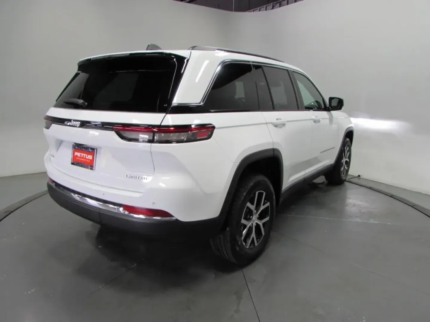 2025 /Wicker Beige/Black Jeep Grand Cherokee Limited (1C4RJHBG4SC) with an Other engine, located at 12830 Highway 21, De Soto, MO, 63020, (636) 337-7777, 38.153099, -90.573624 - **Elevate Your Adventures with the 2025 Jeep Grand Cherokee Limited Perfect for Every Journey!**<br /> <br /> Are you ready to embrace the open road with confidence? The 2025 Jeep Grand Cherokee Limited is not just a vehicle; it's your ticket to a lifestyle filled with exploration and memory-making - Photo#6