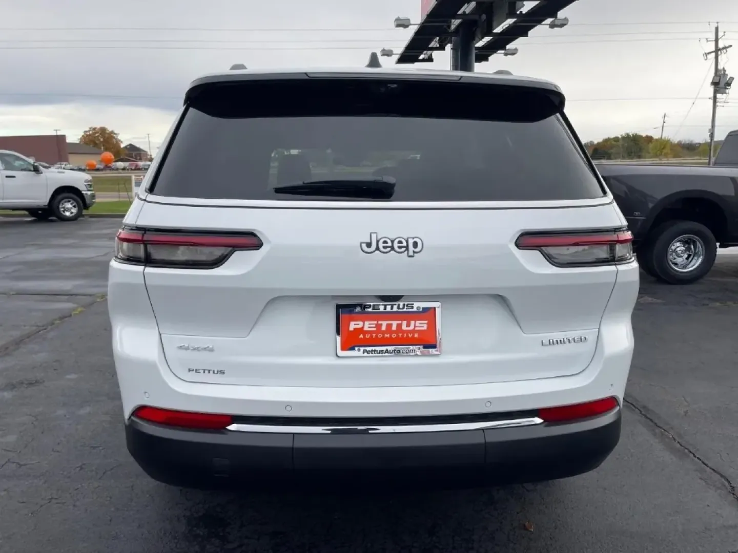 2025 Jeep Grand Cherokee Limited (1C4RJKBG2S8) with an 3.6L V6 24V VVT UPG I engine, located at 970 Woodlawn Dr., Farmington, MO, 63640, (573) 431-7800, 37.825642, -90.468674 - Explore new horizons and elevate your adventures with the 2025 Jeep Grand Cherokee Limited, available now at Pettus CDJR DeSoto, your premier OEM dealership located at 12830 Highway 21, De Soto, MO 63020. With its robust features and sleek design, this SUV is perfectly suited for weekend escapades, - Photo#4